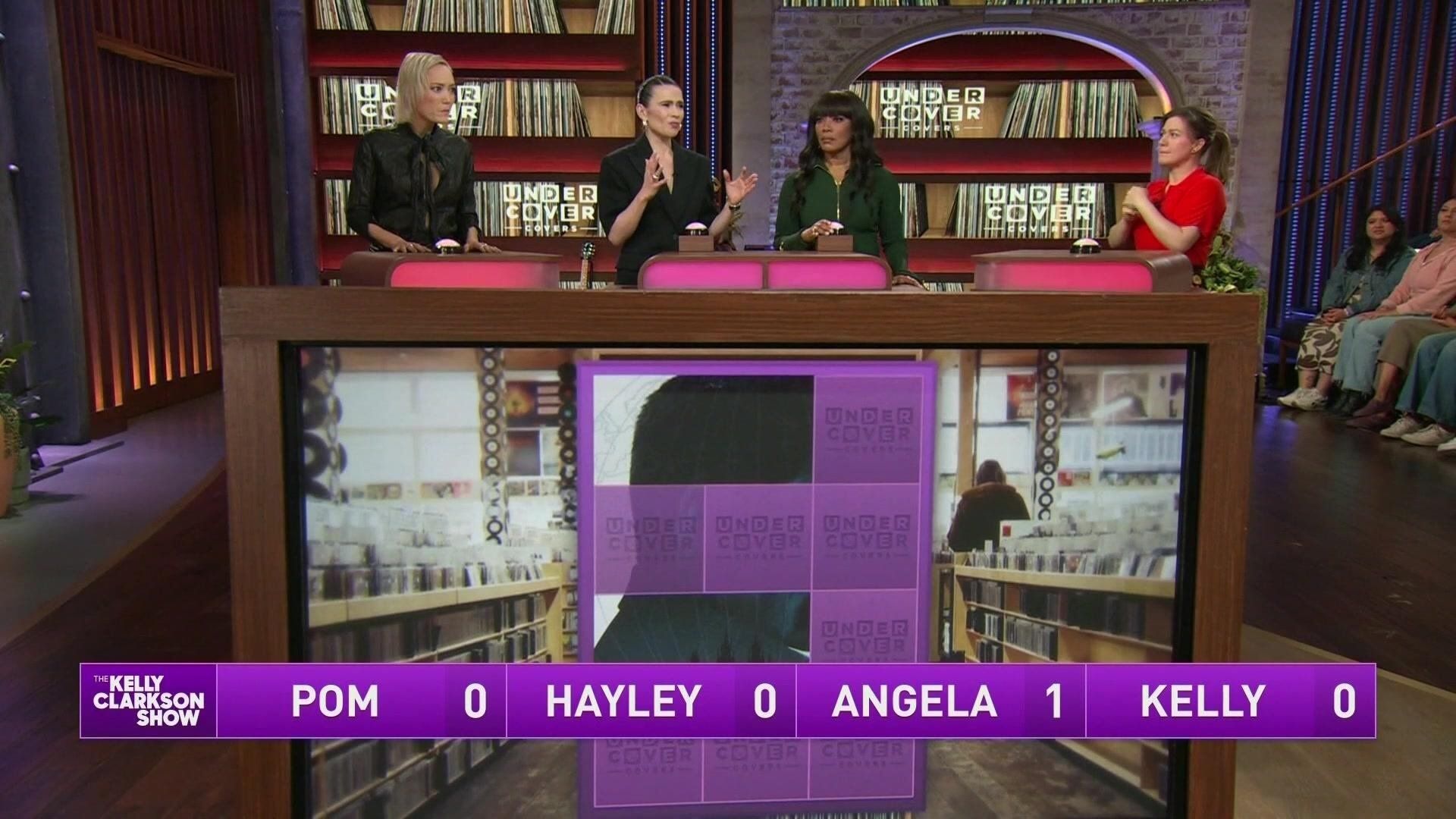 The Kelly Clarkson Show background
