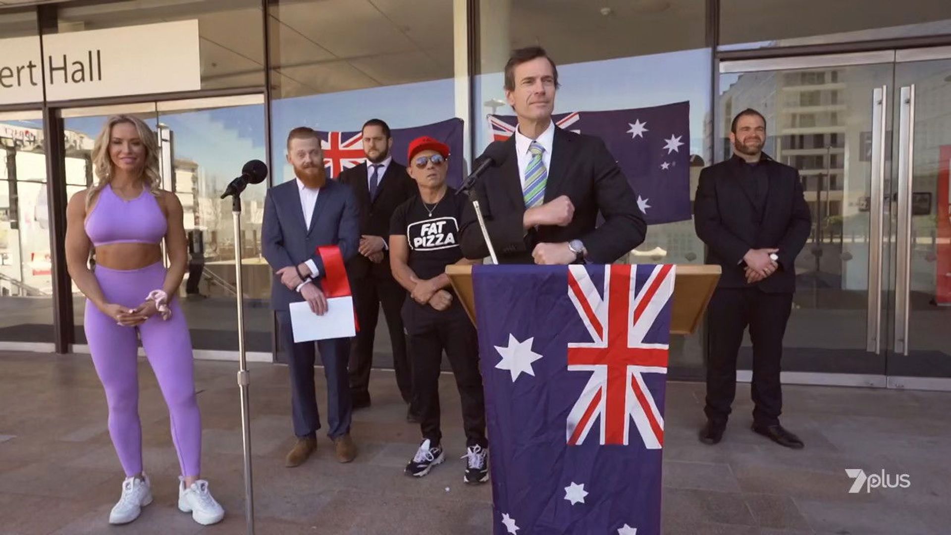 Fat Pizza: Back in Business background