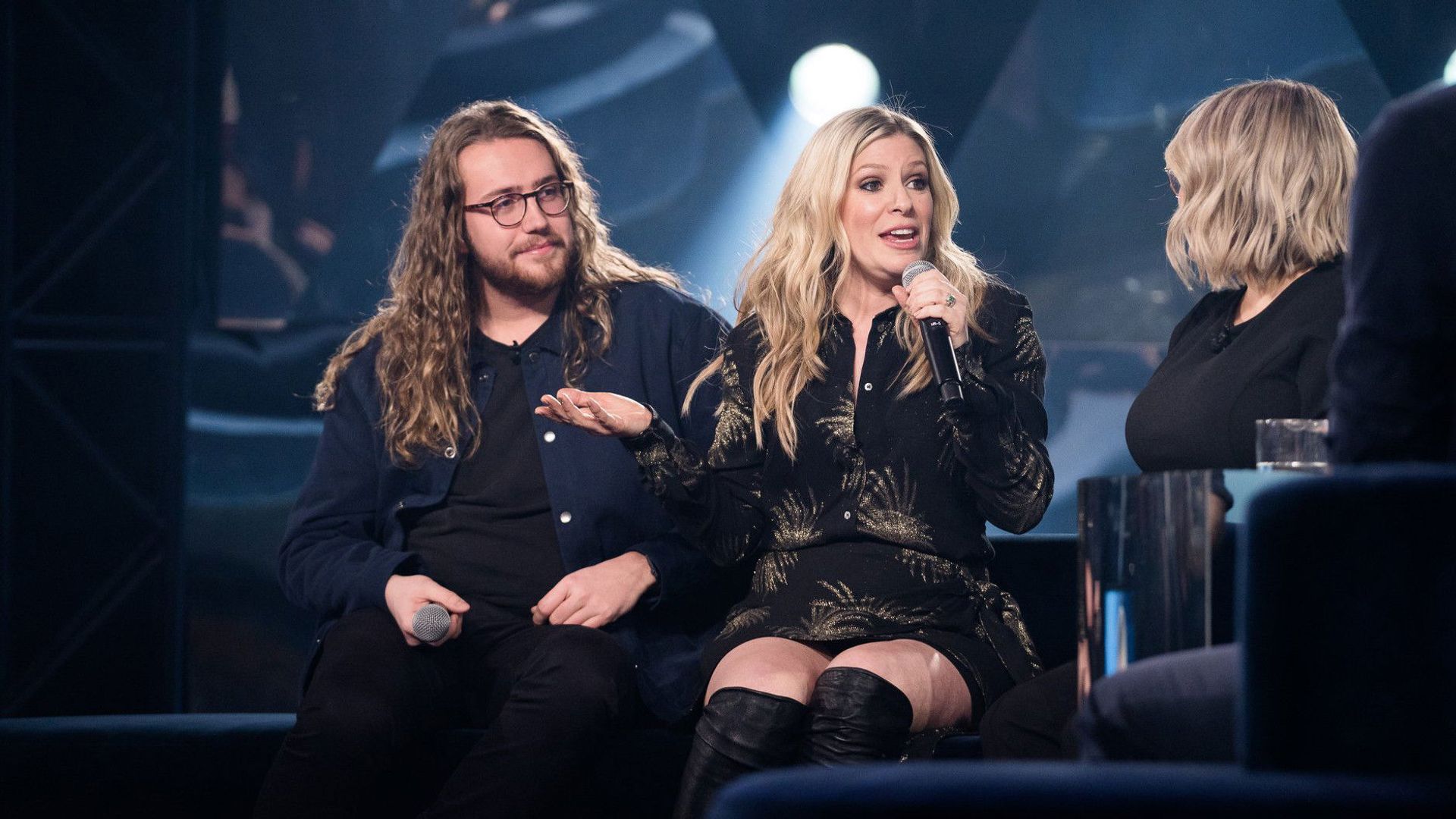 La Semaine des 4 Julie background