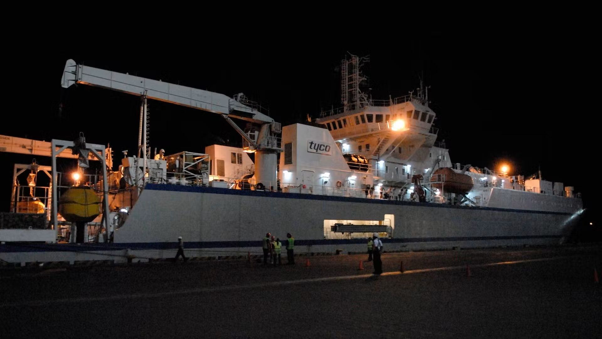 Mighty Ships background