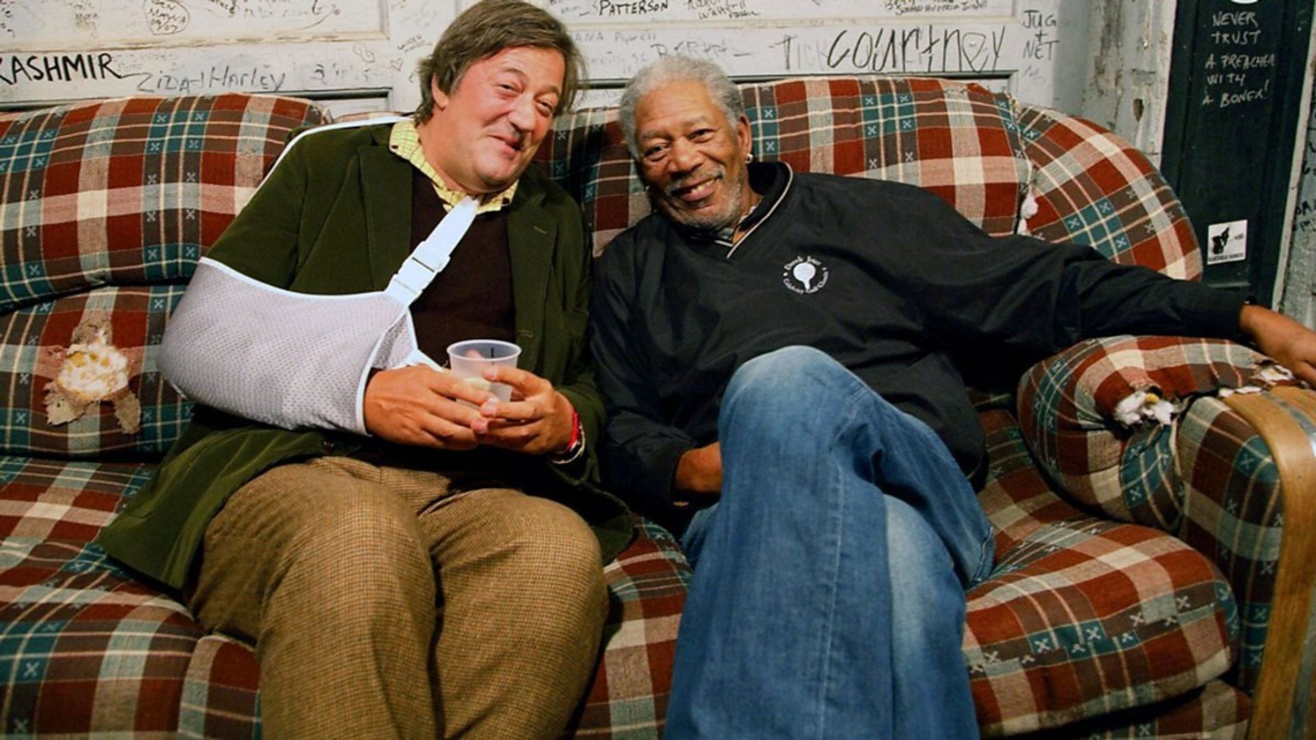 Stephen Fry in America background