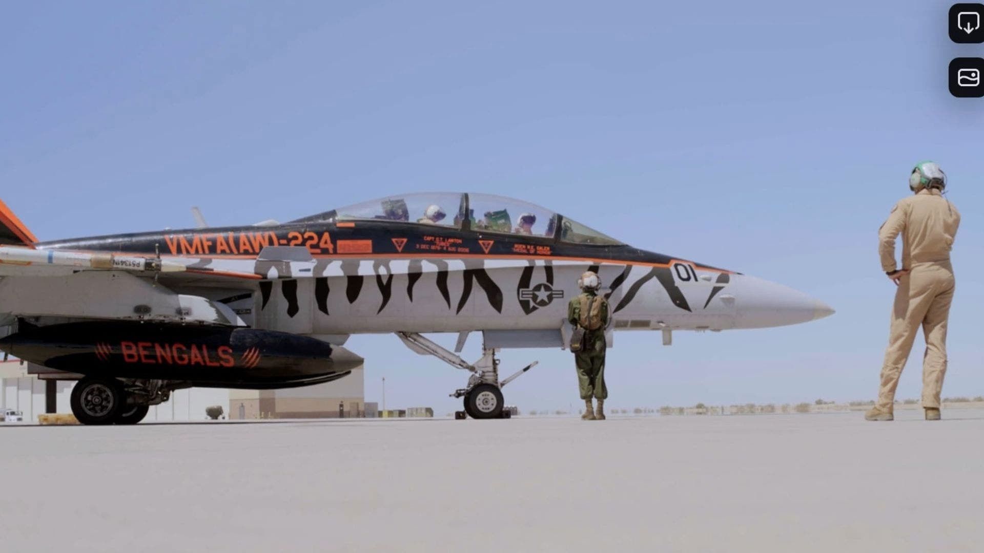 Top Combat Pilot background