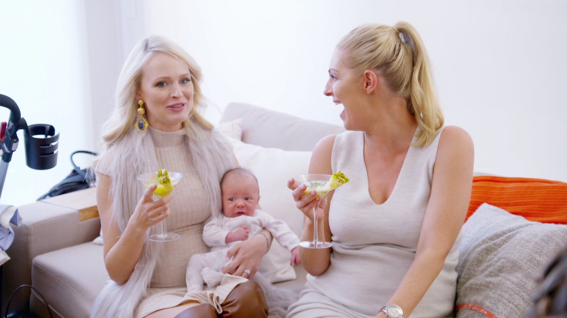 Yummy Mummies background