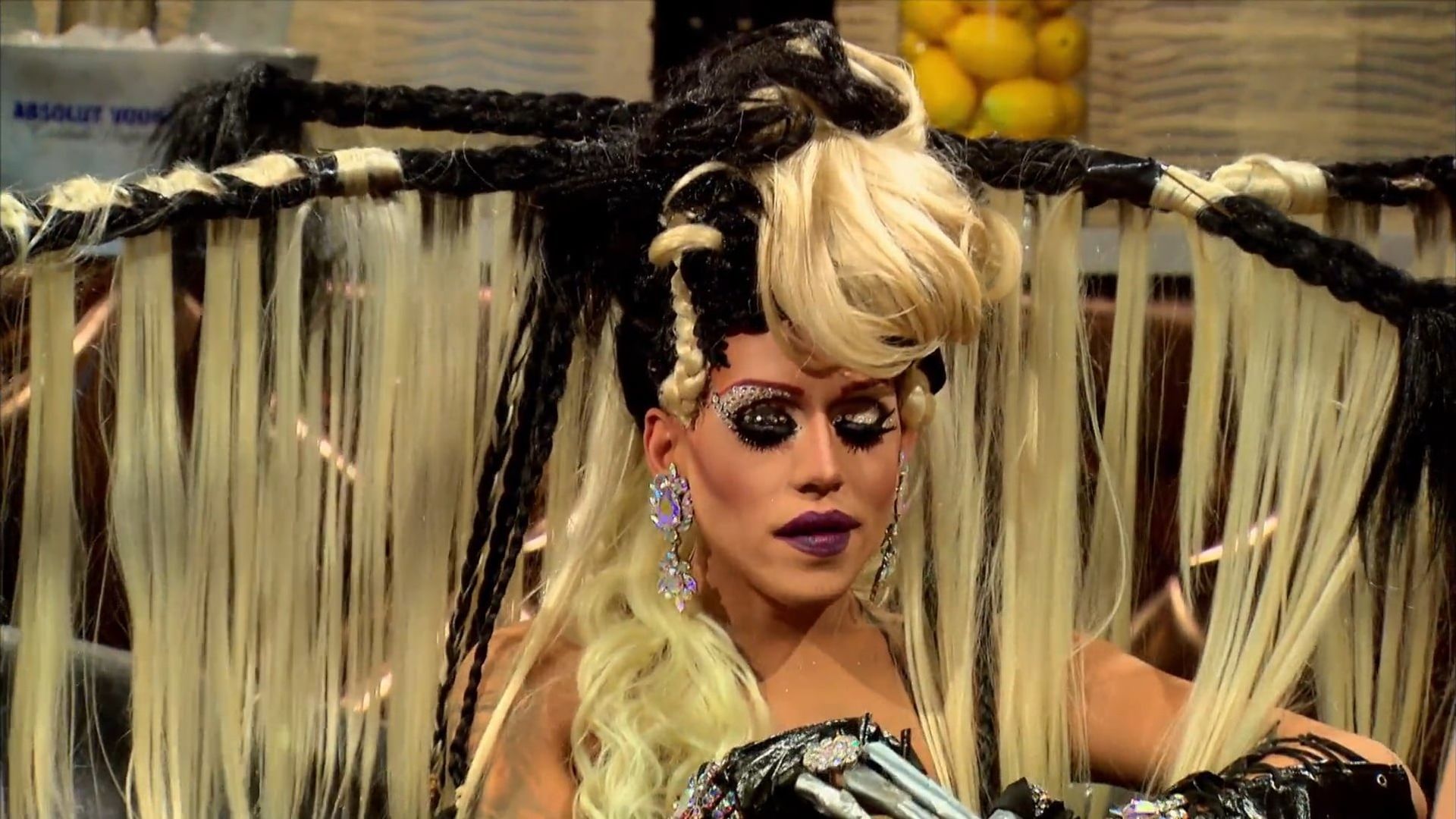 RuPaul's Drag Race All Stars: Untucked! background