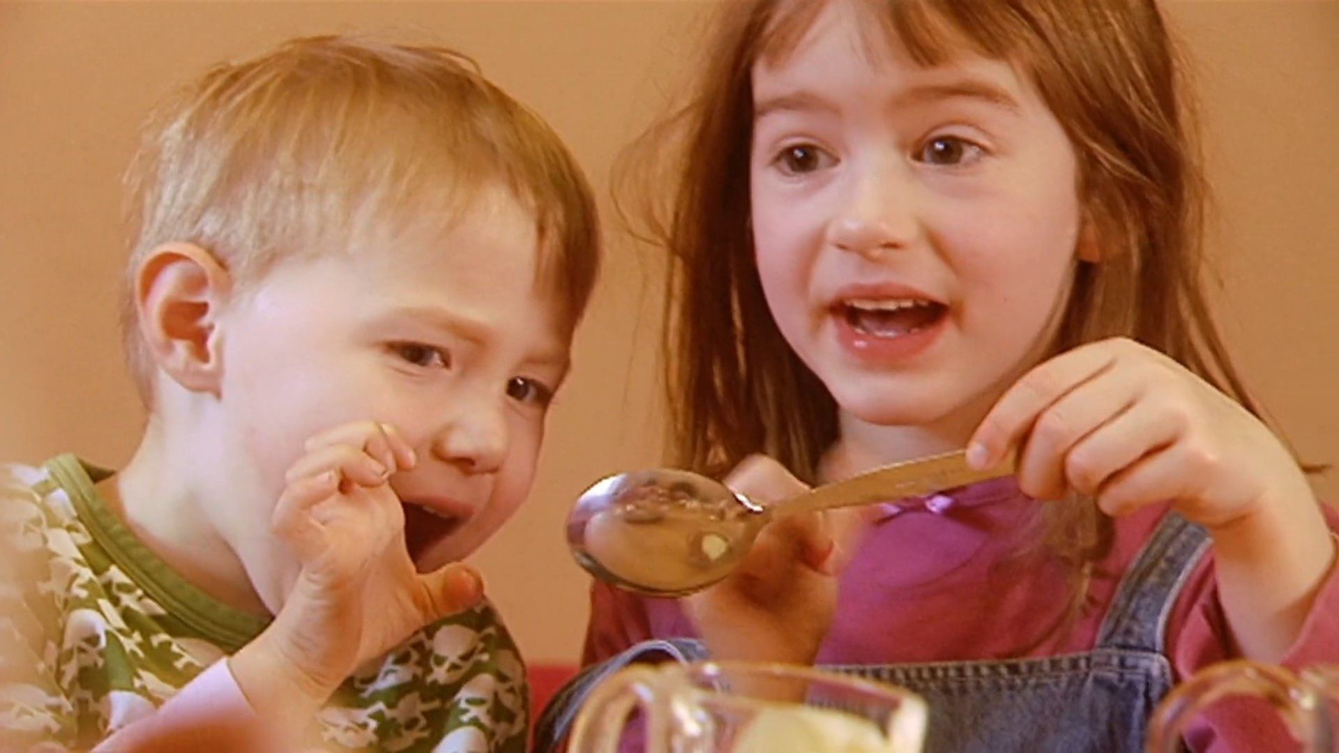 Die Sendung mit dem Elefanten background