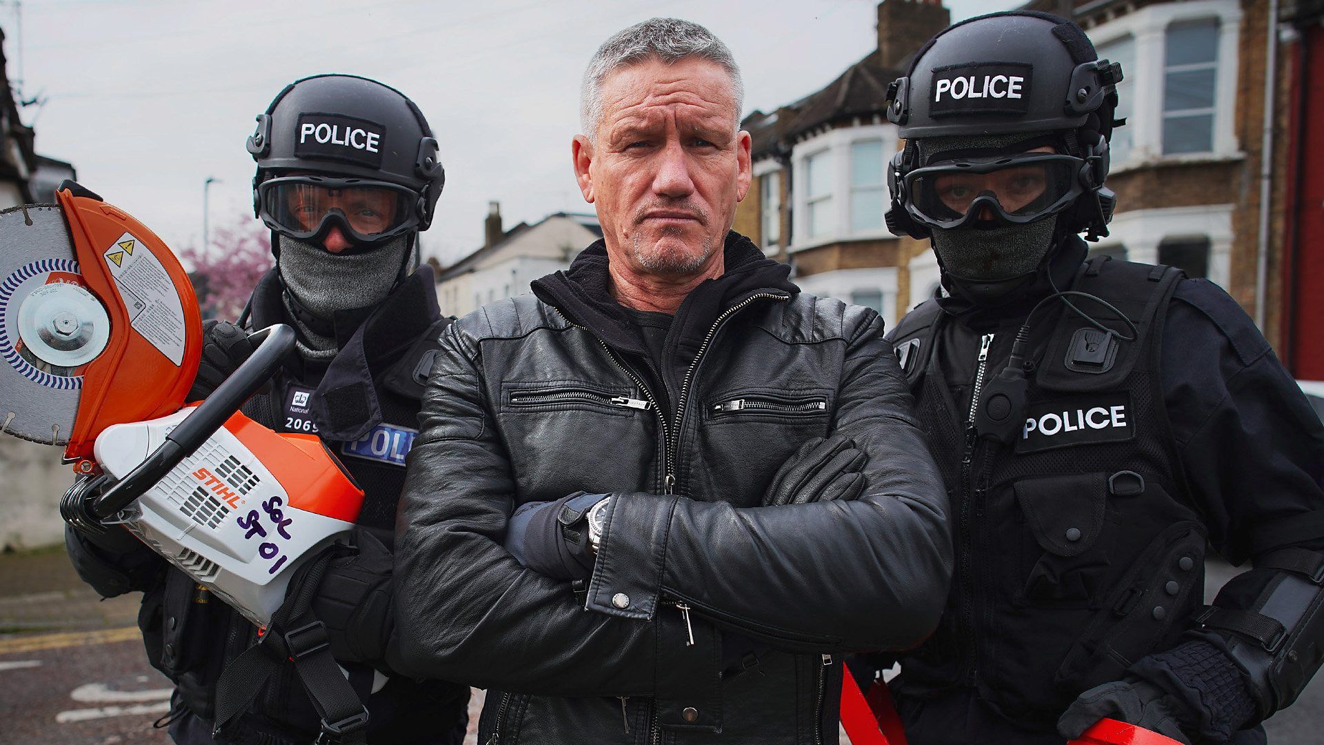 SAS: Catching the Criminals background