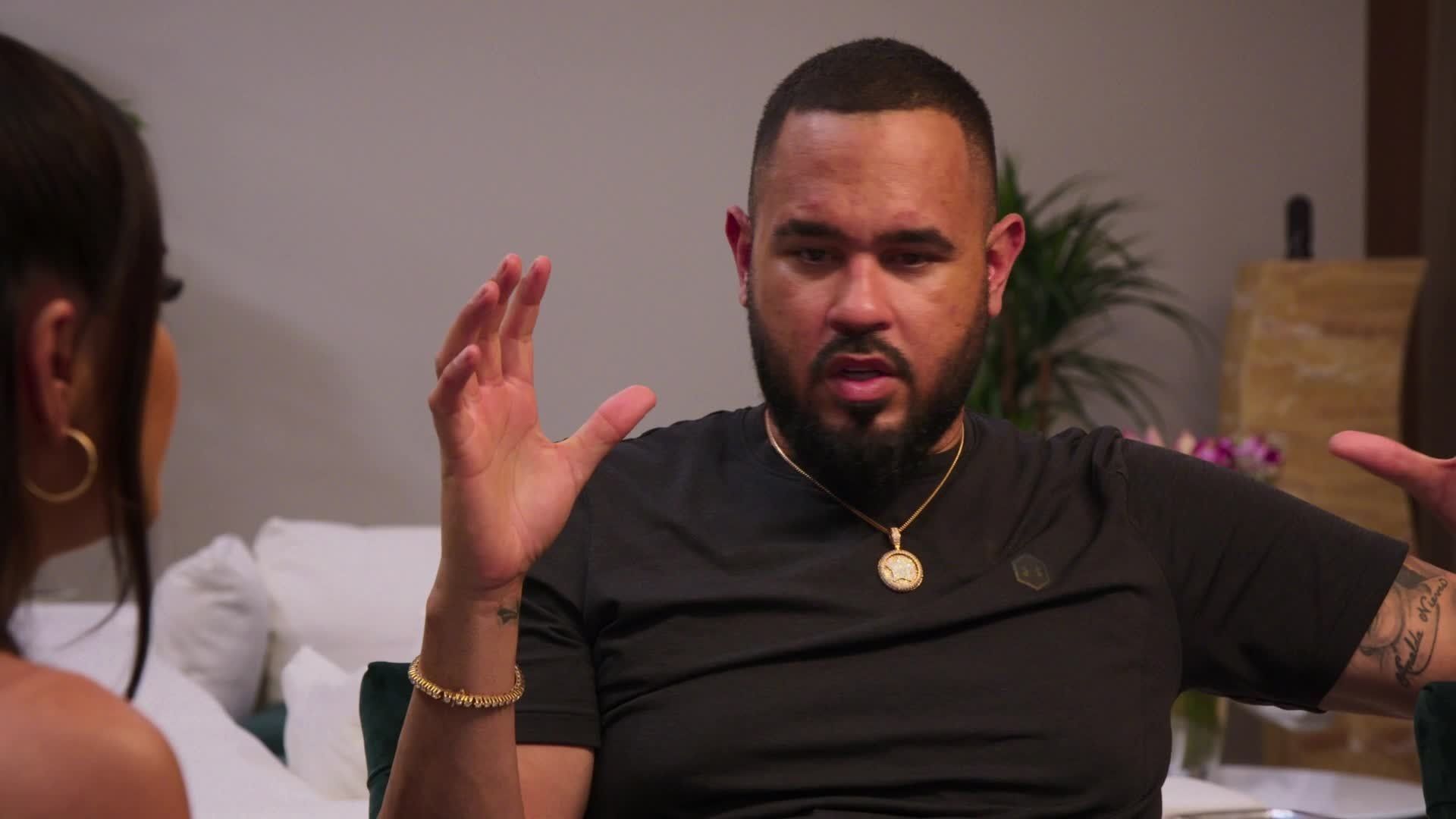 Everybody Loves Natti background