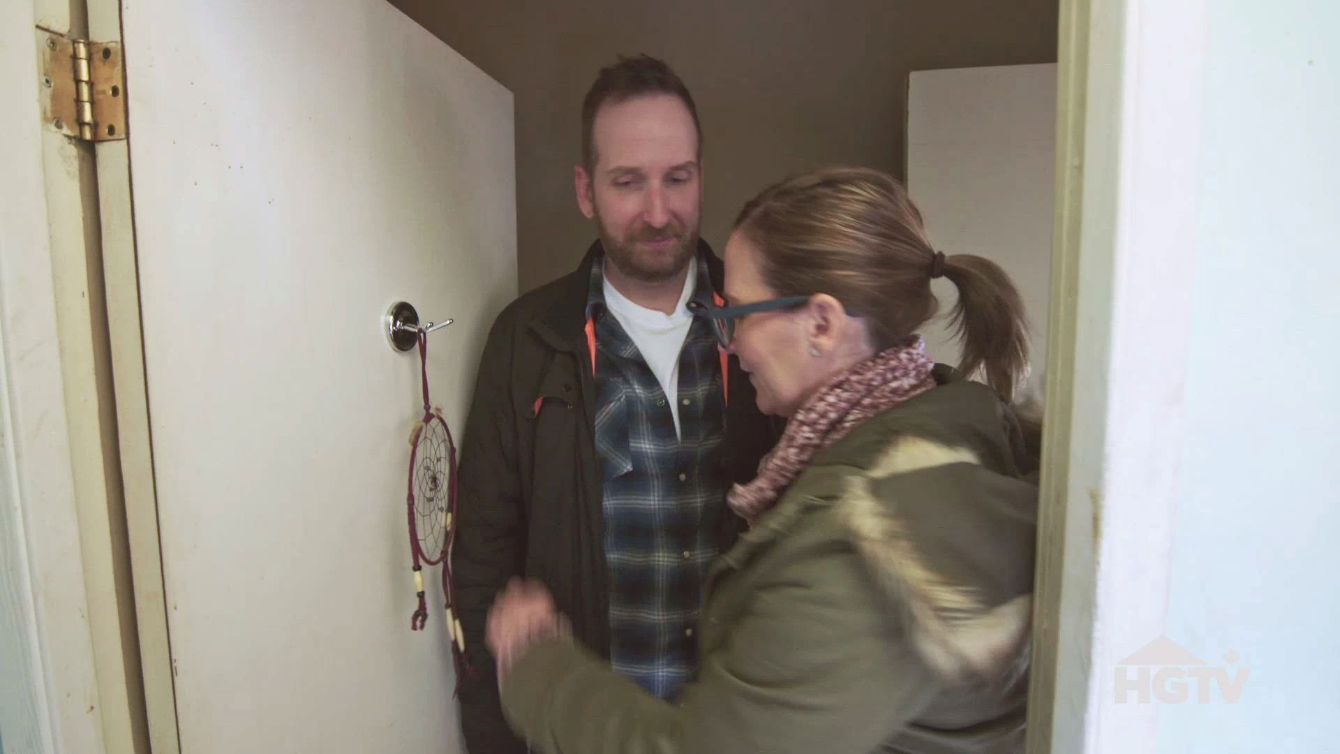 Hoarder House Flippers background