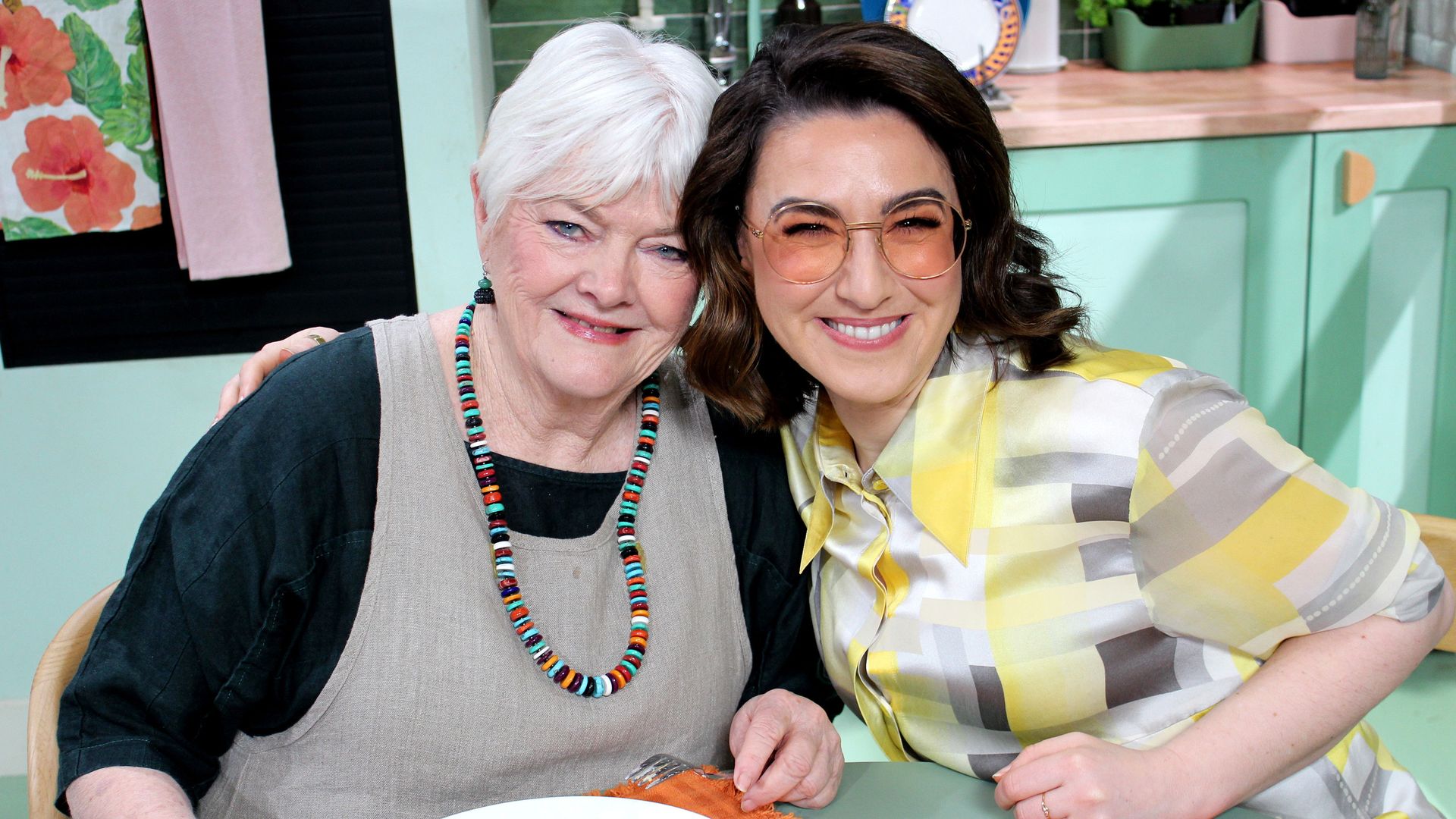 A Bite to Eat with Alice background