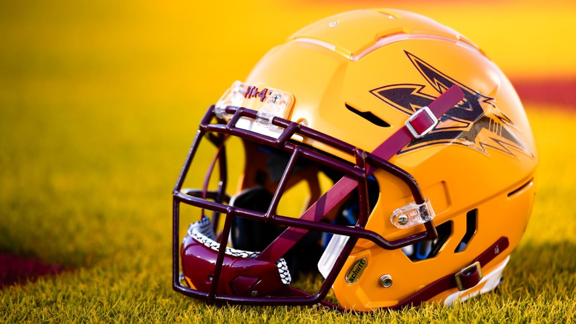 24/7 College Football background