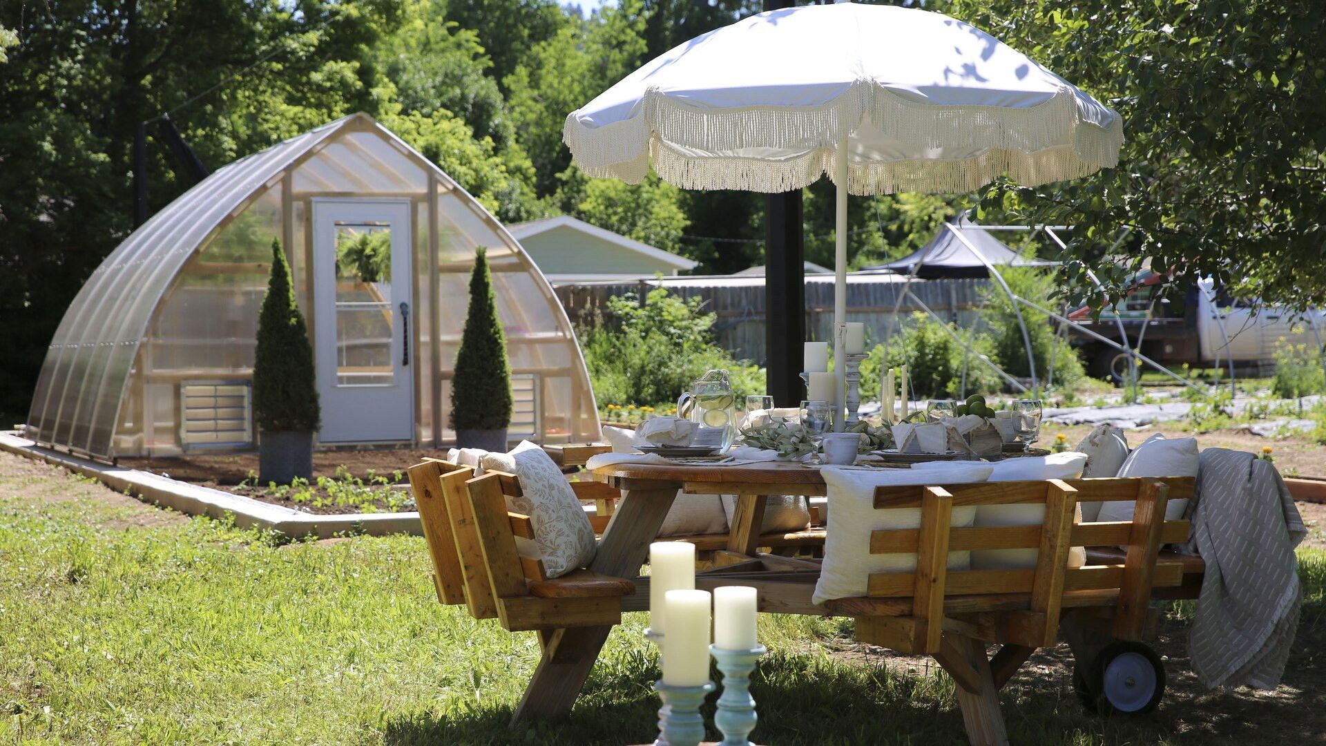 Building Outside the Lines background