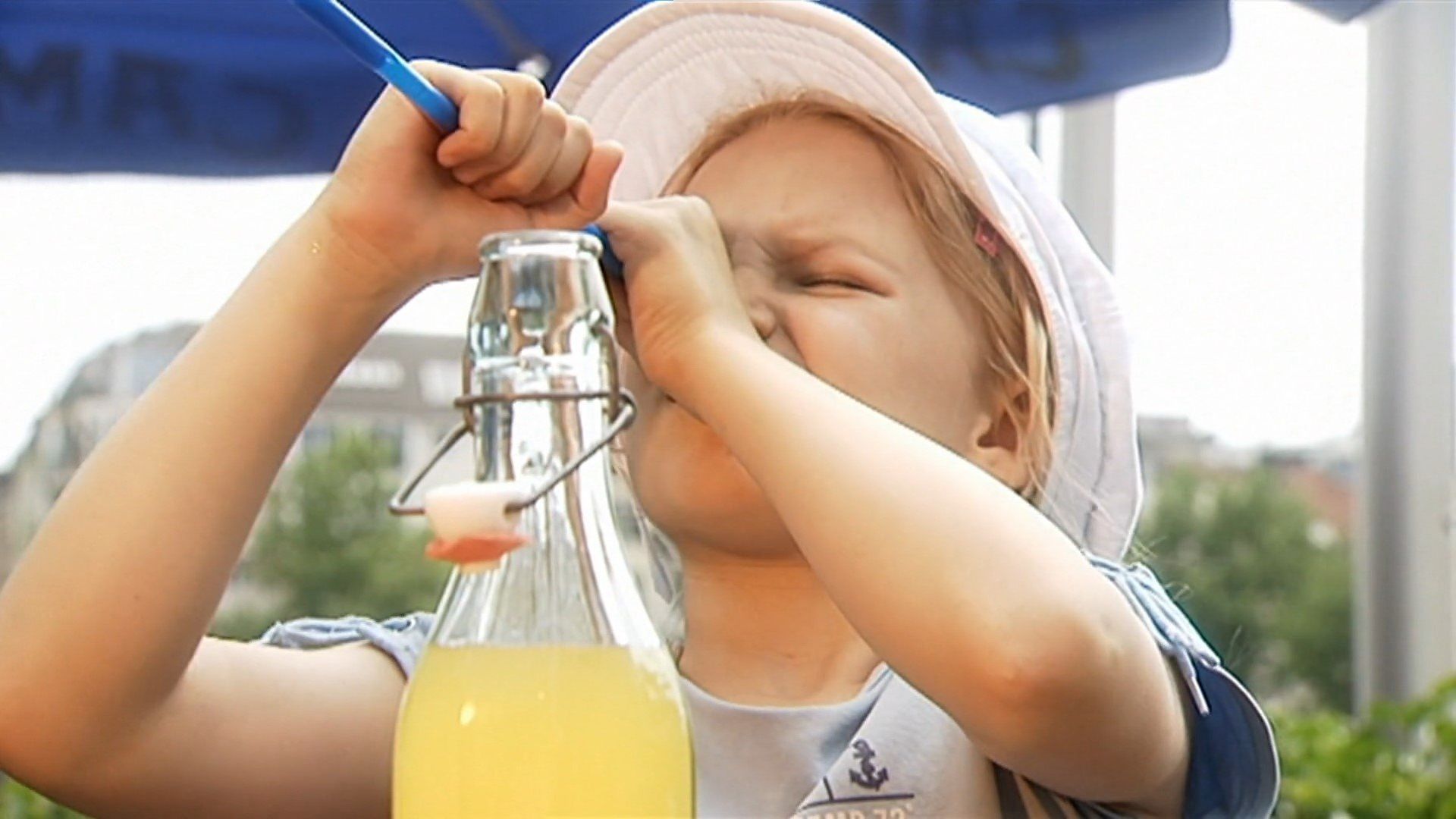 Die Sendung mit dem Elefanten background