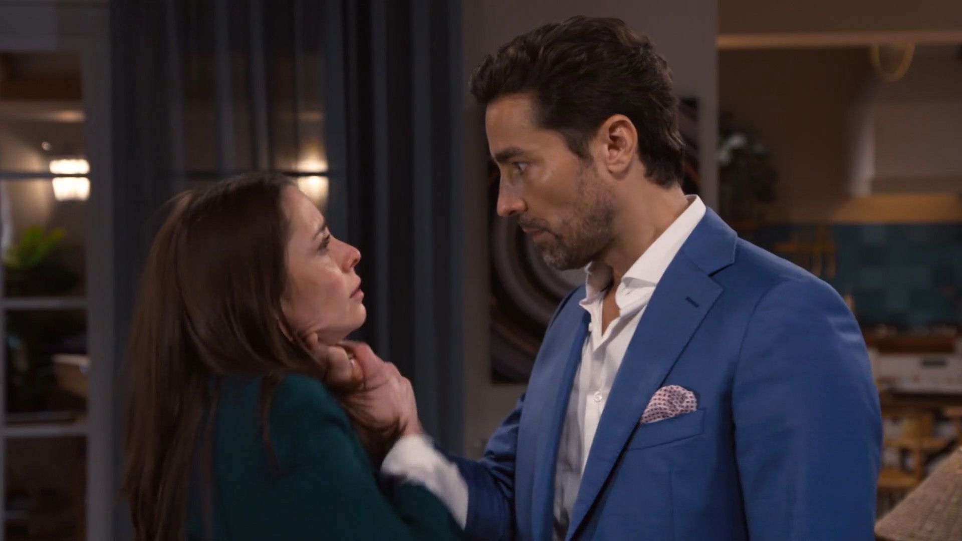 A Herança background