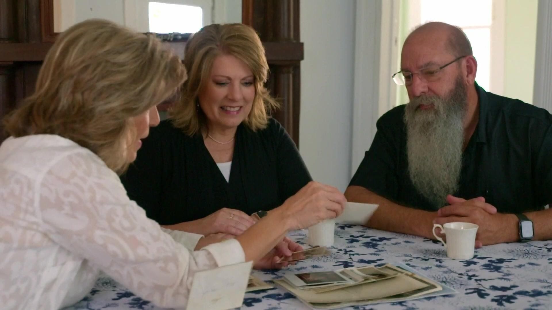 Prosecuting Evil with Kelly Siegler background