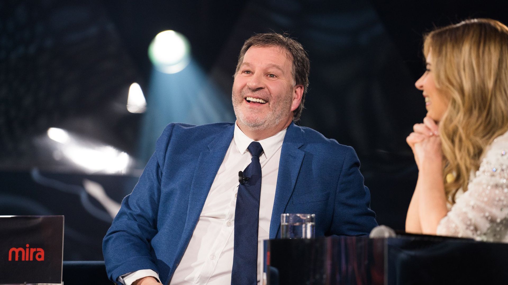 La Semaine des 4 Julie background