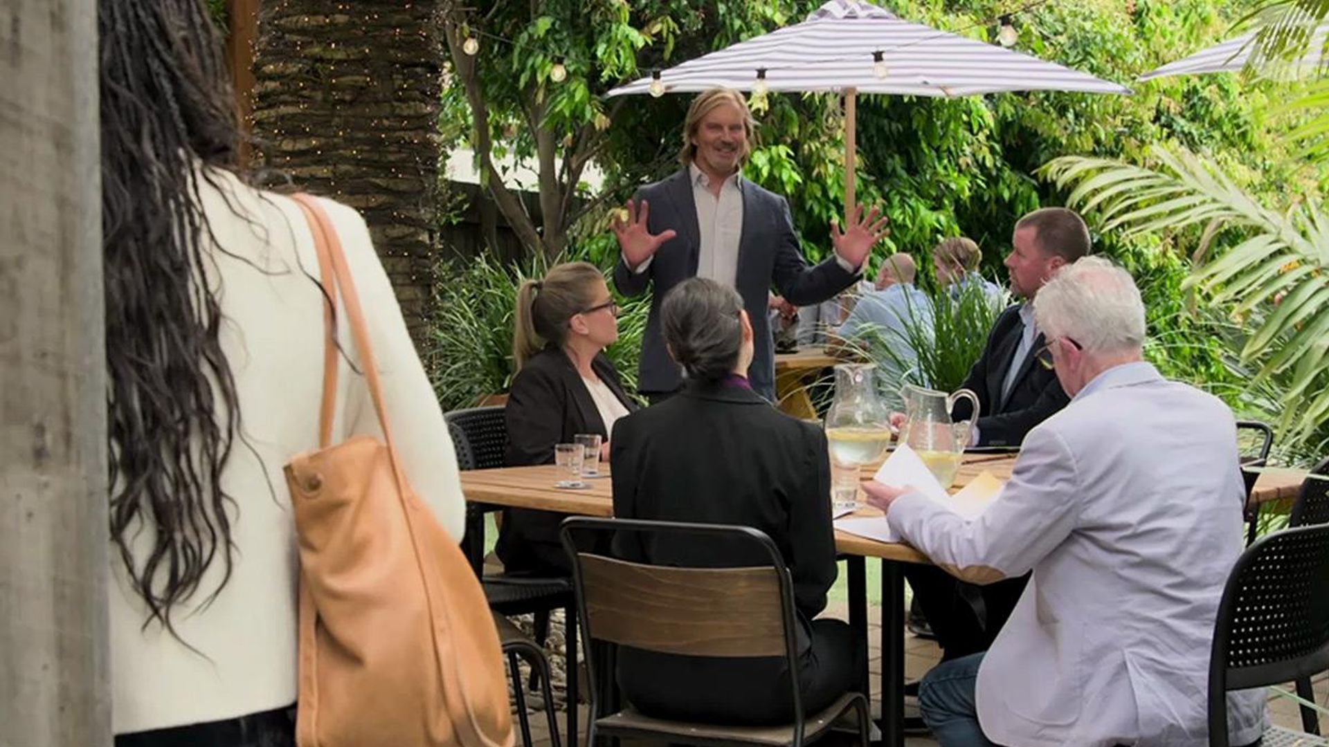 Neighbours background