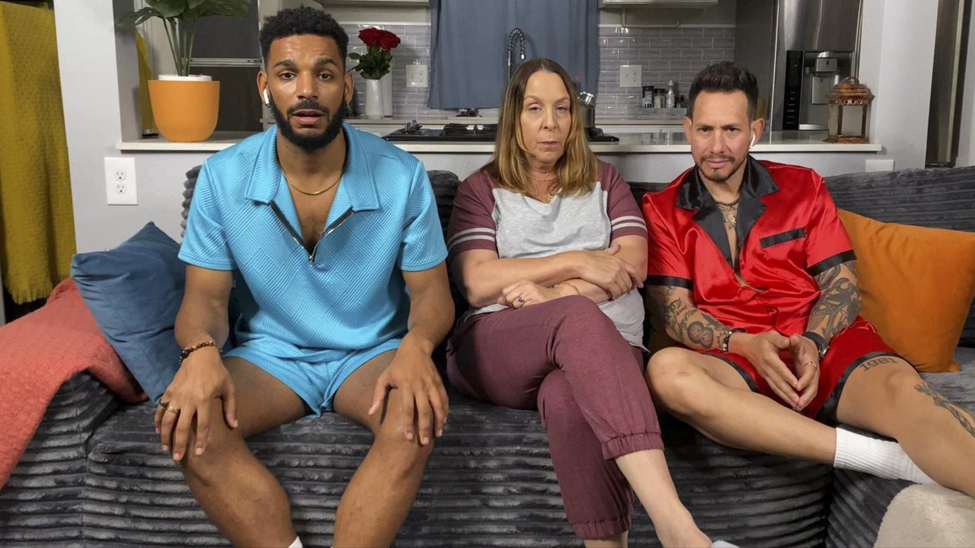 90 Day Fiancé: Pillow Talk background