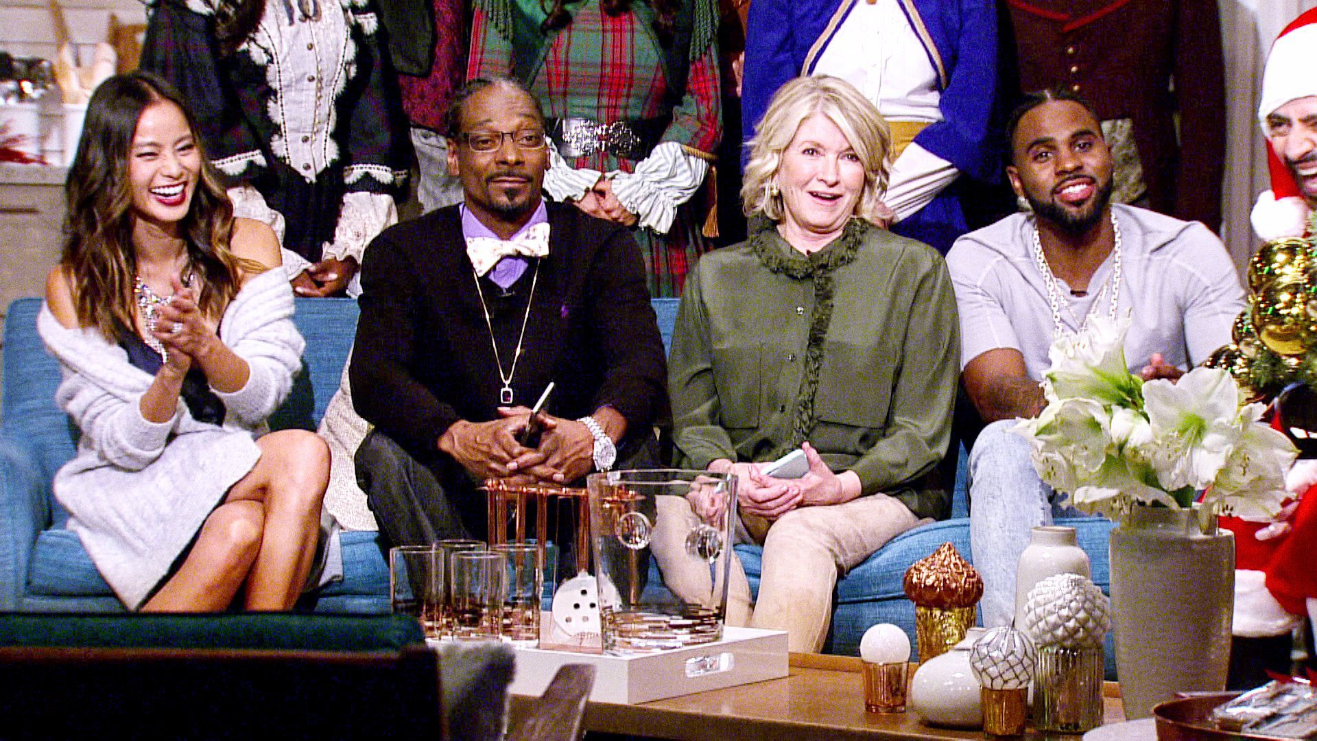 Martha & Snoop's Potluck Party Challenge background