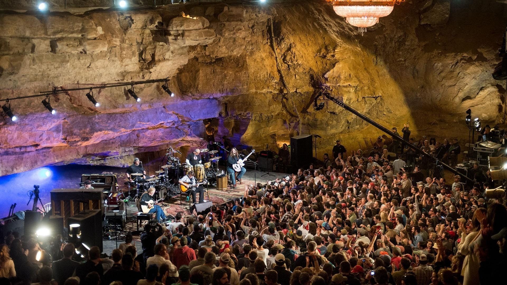Bluegrass Underground background