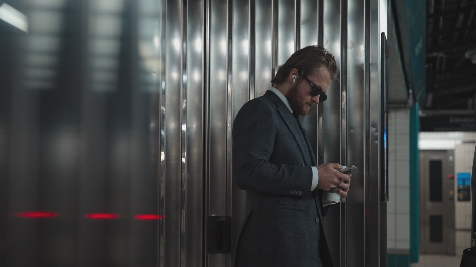 FACEOFF: Inside the NHL background