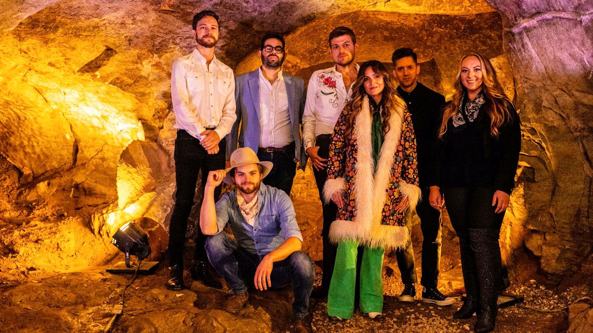 The Caverns Sessions background