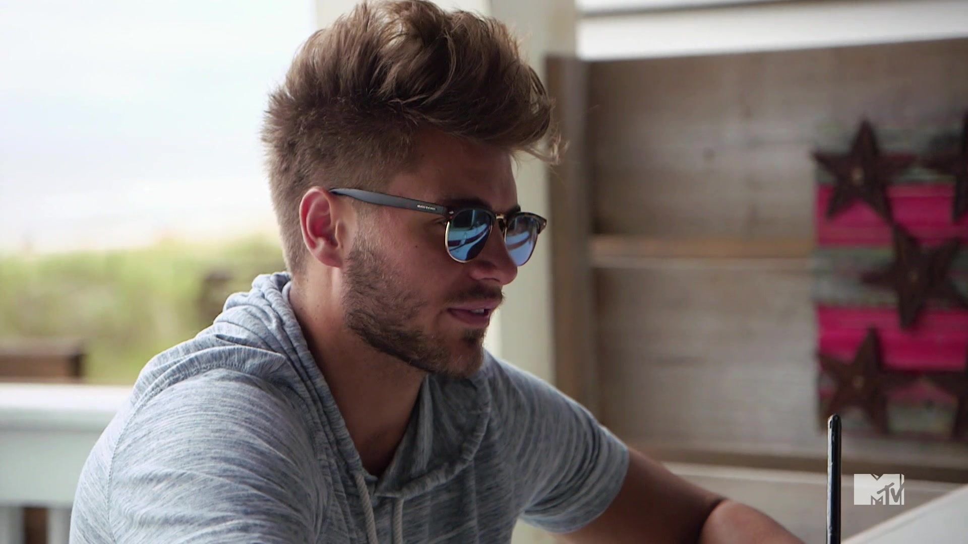 MTV Floribama Shore background