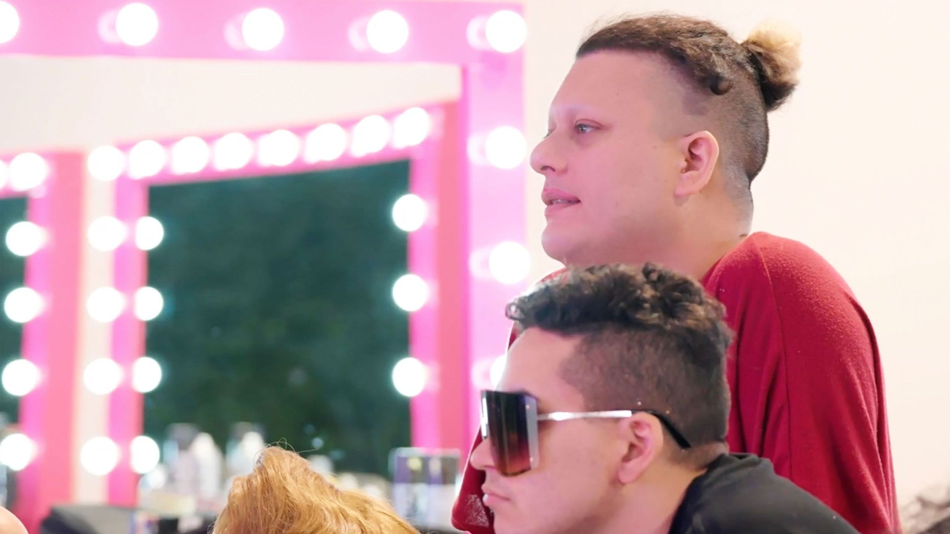 Drag Latina background