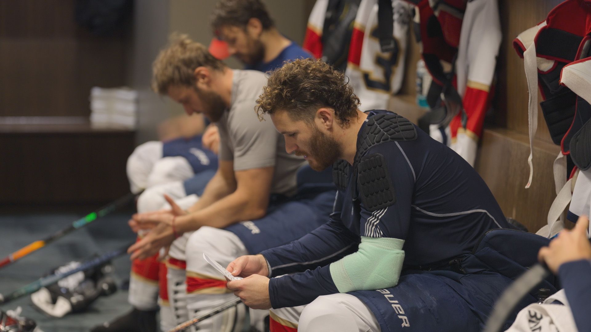 FACEOFF: Inside the NHL background