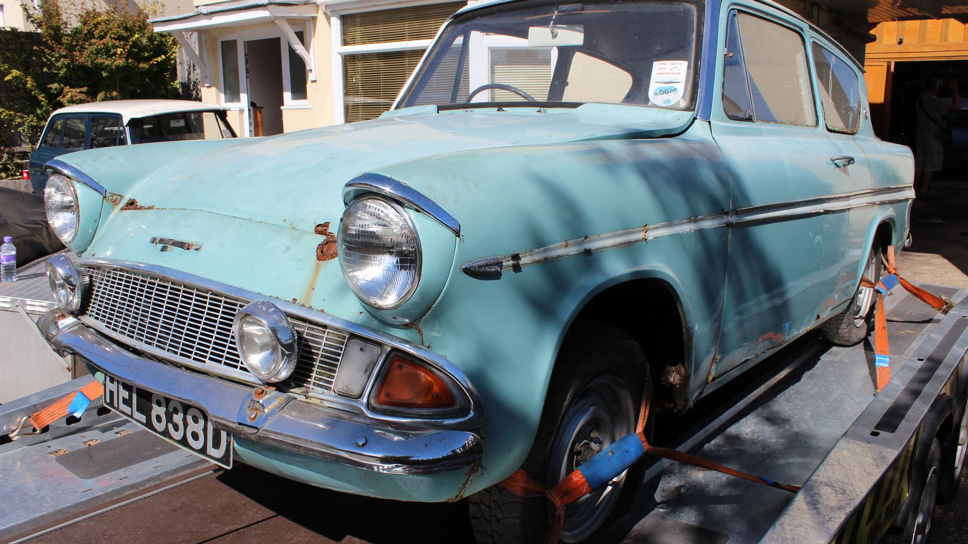 Car S.O.S. background