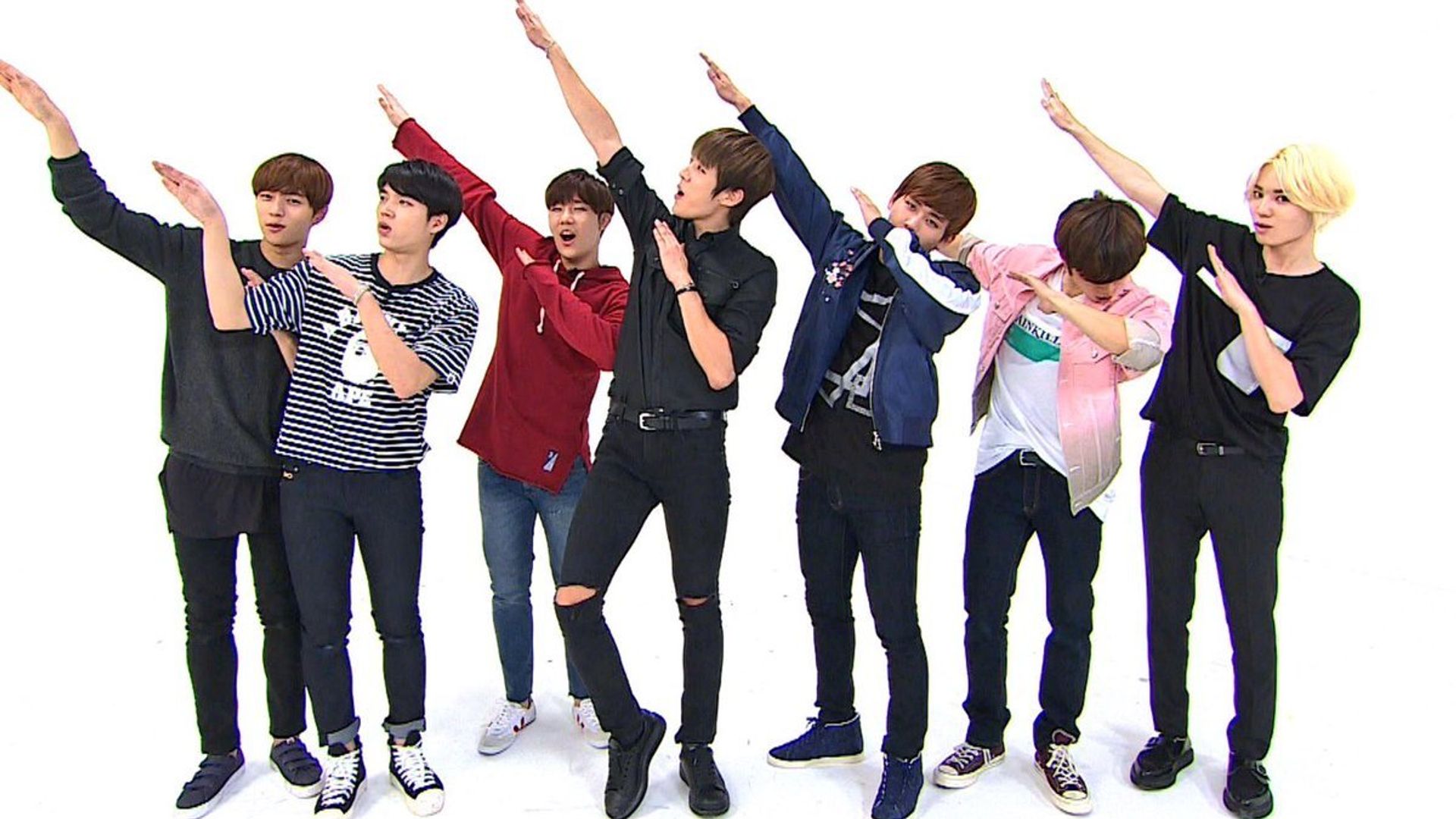 Weekly Idol background