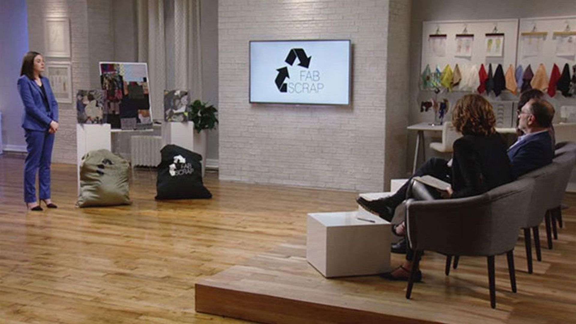 Project Runway: Fashion Startup background