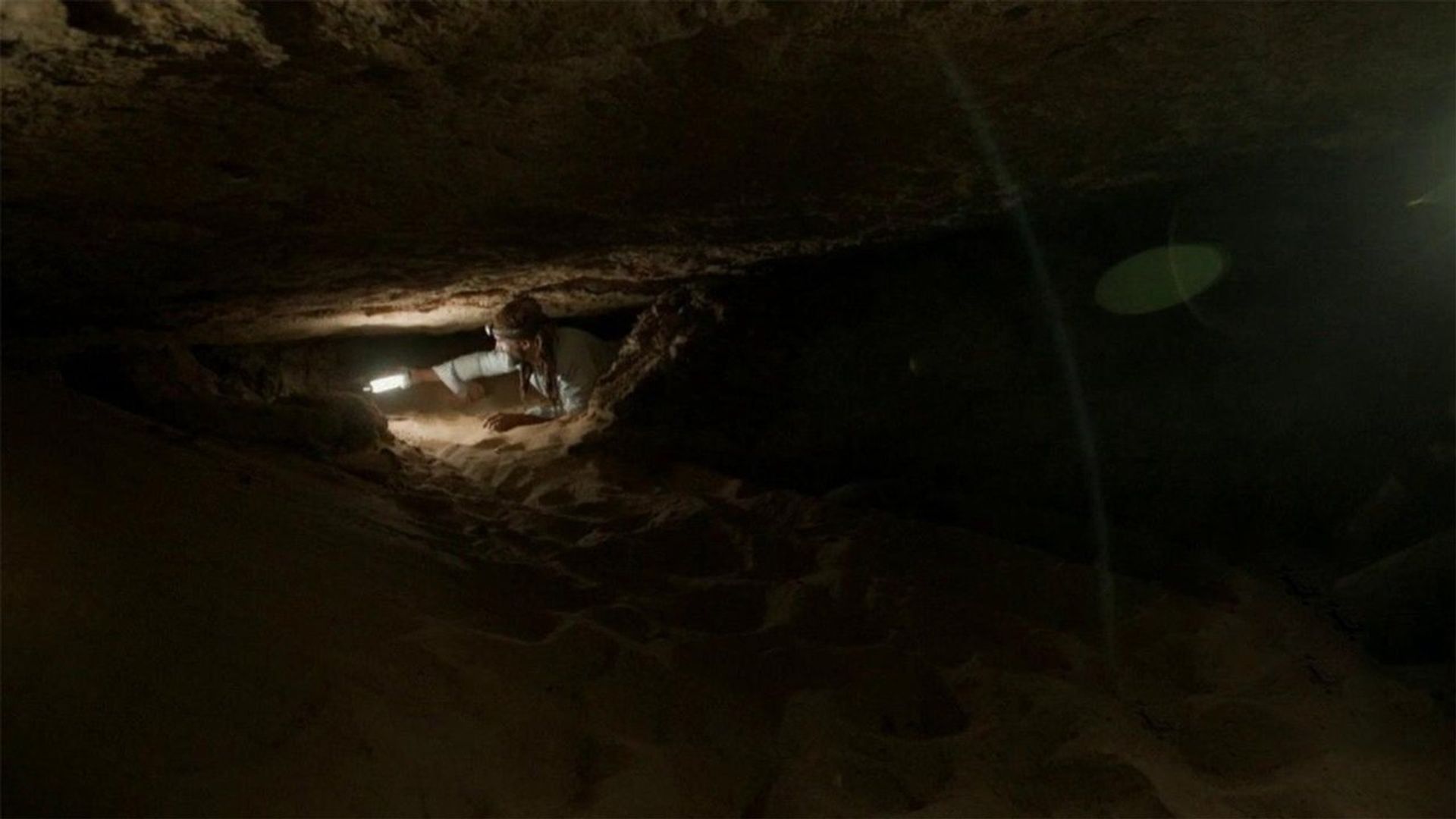 Fiennes: Return to the Nile background