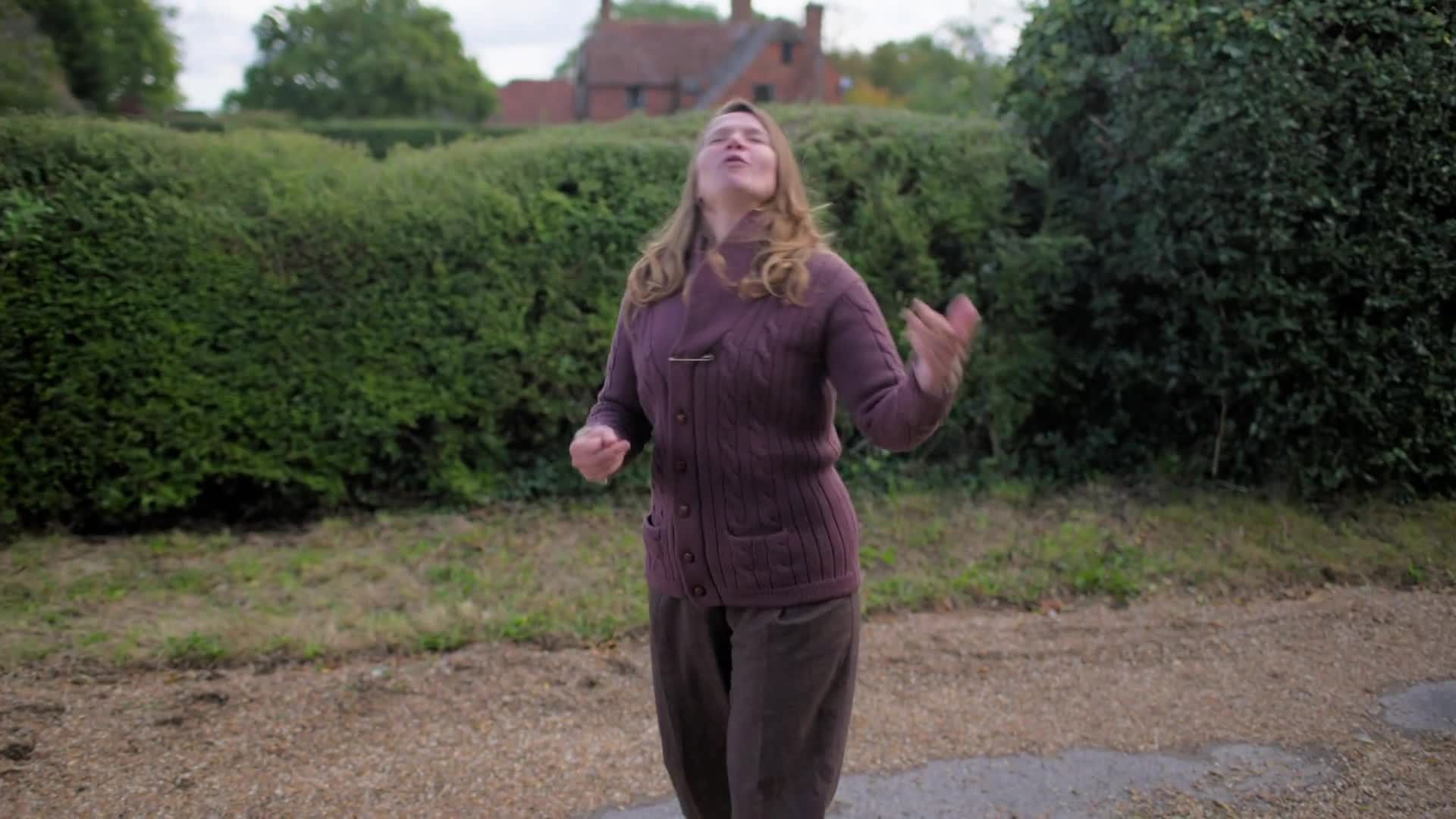 Extraordinary Escapes background