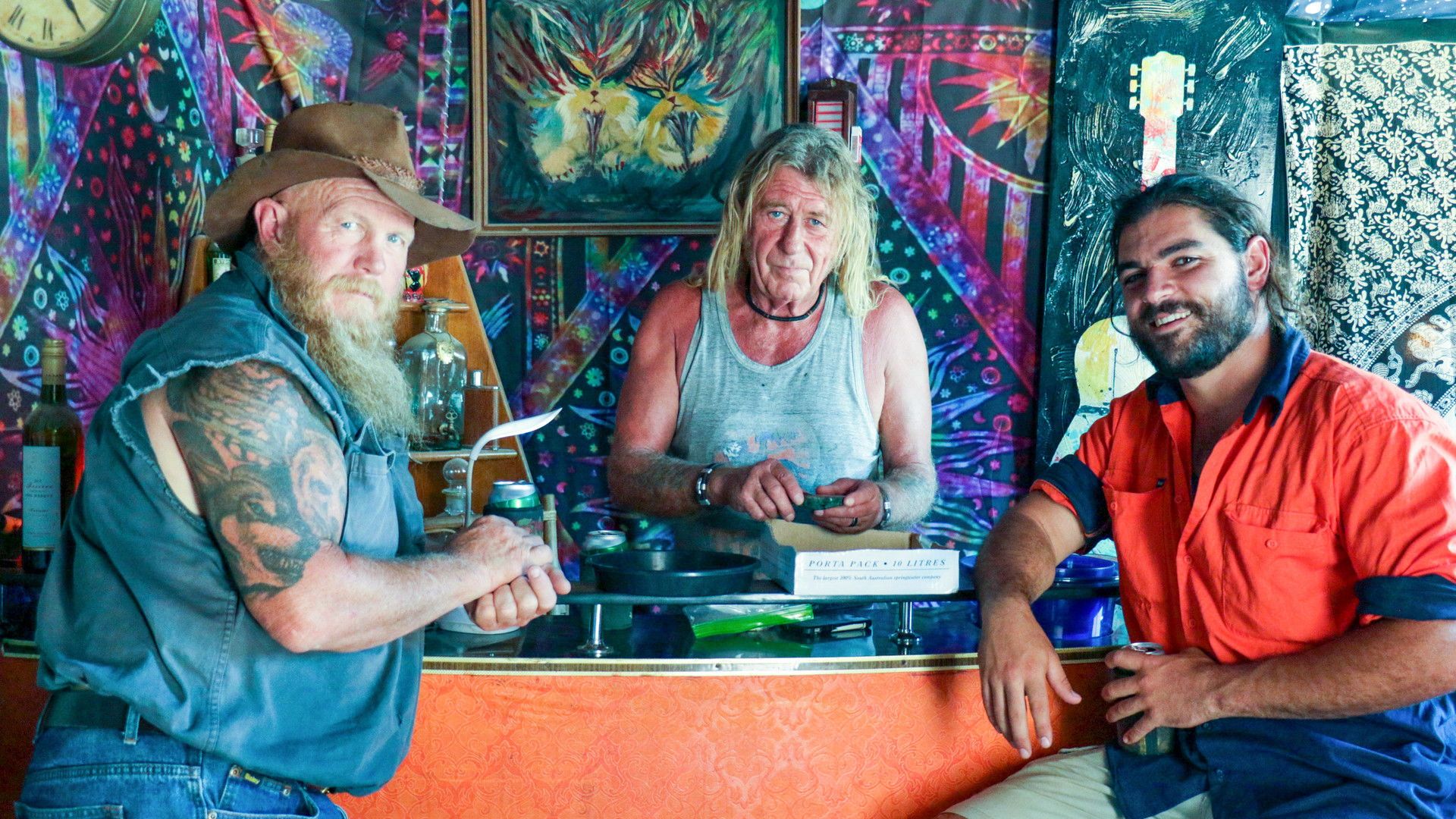 Opal Hunters Red Dirt Road Trip background