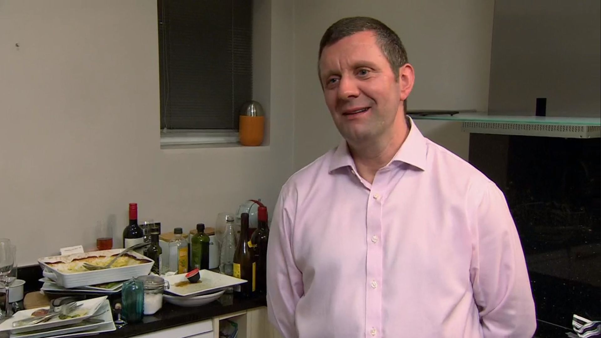 Couples Come Dine with Me background