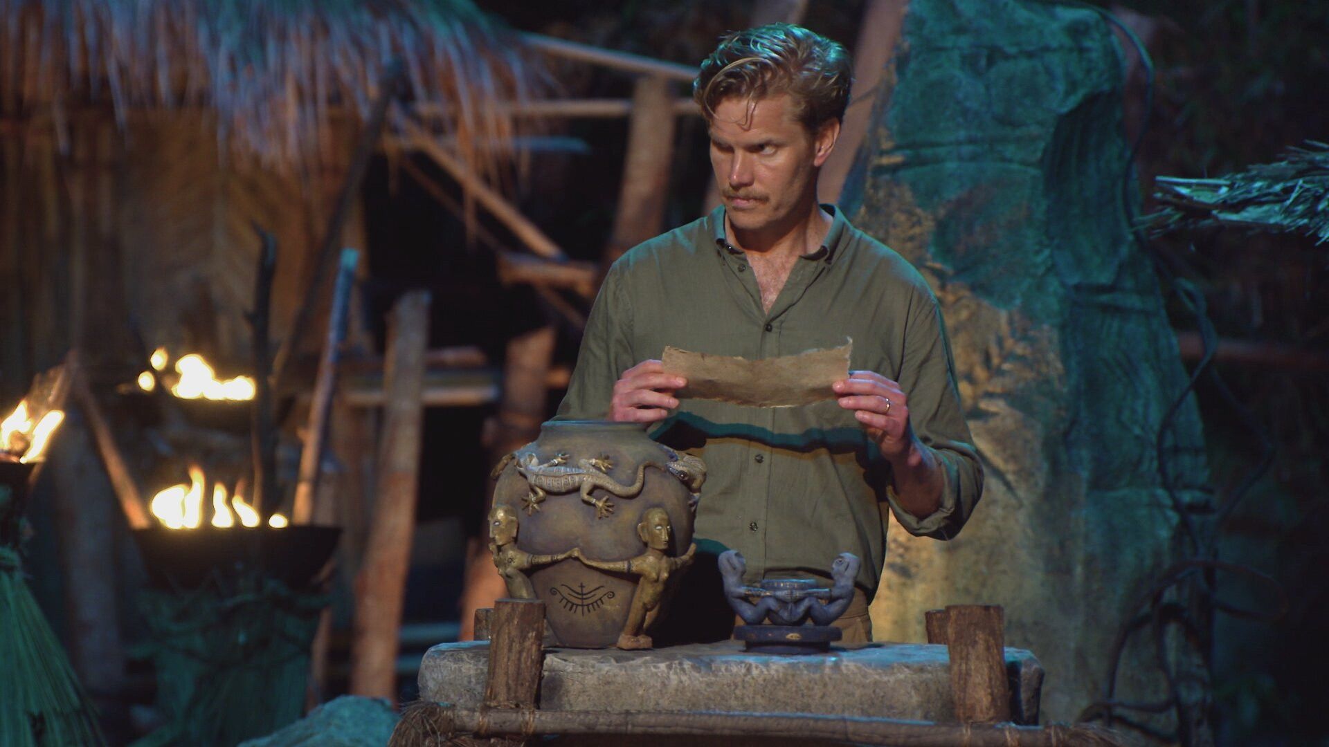 Expedition: Robinson background