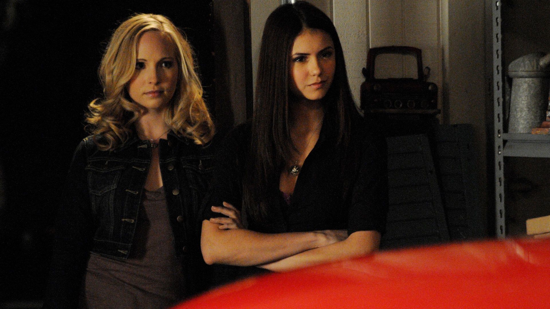 The Vampire Diaries background