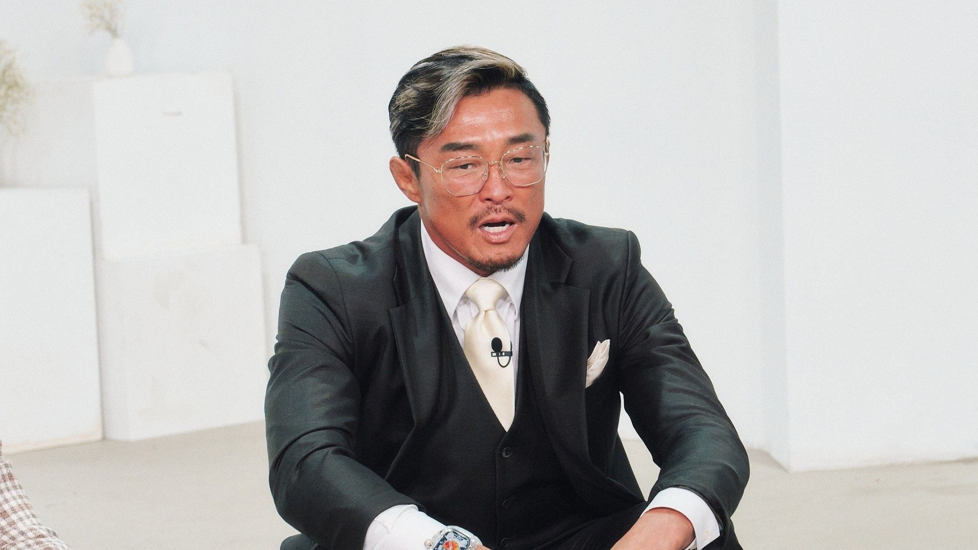 You Quiz on the Block background