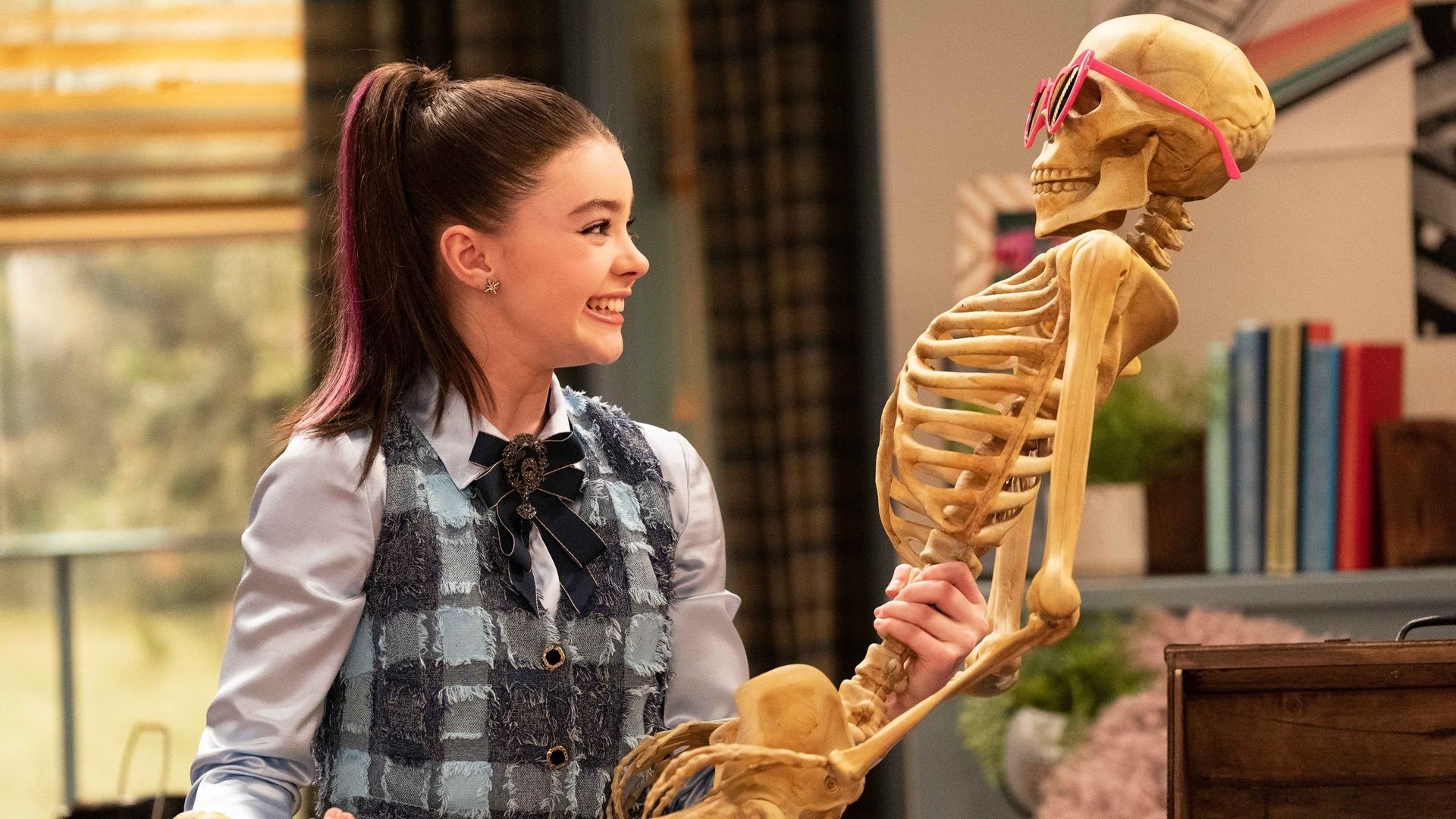 Vampirina: Teenage Vampire background