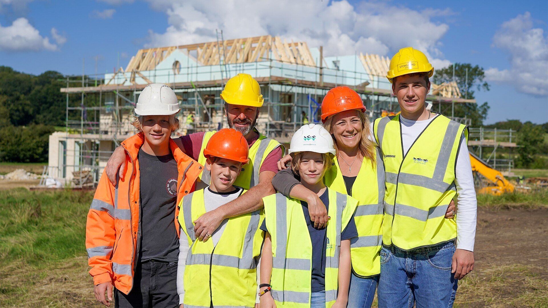 Sarah Beeny's New Life in the Country background
