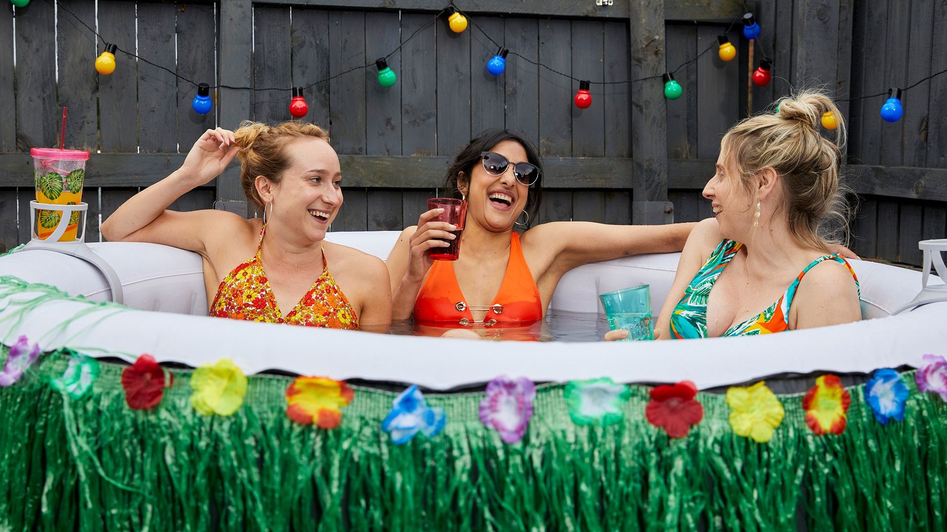 Hullraisers background