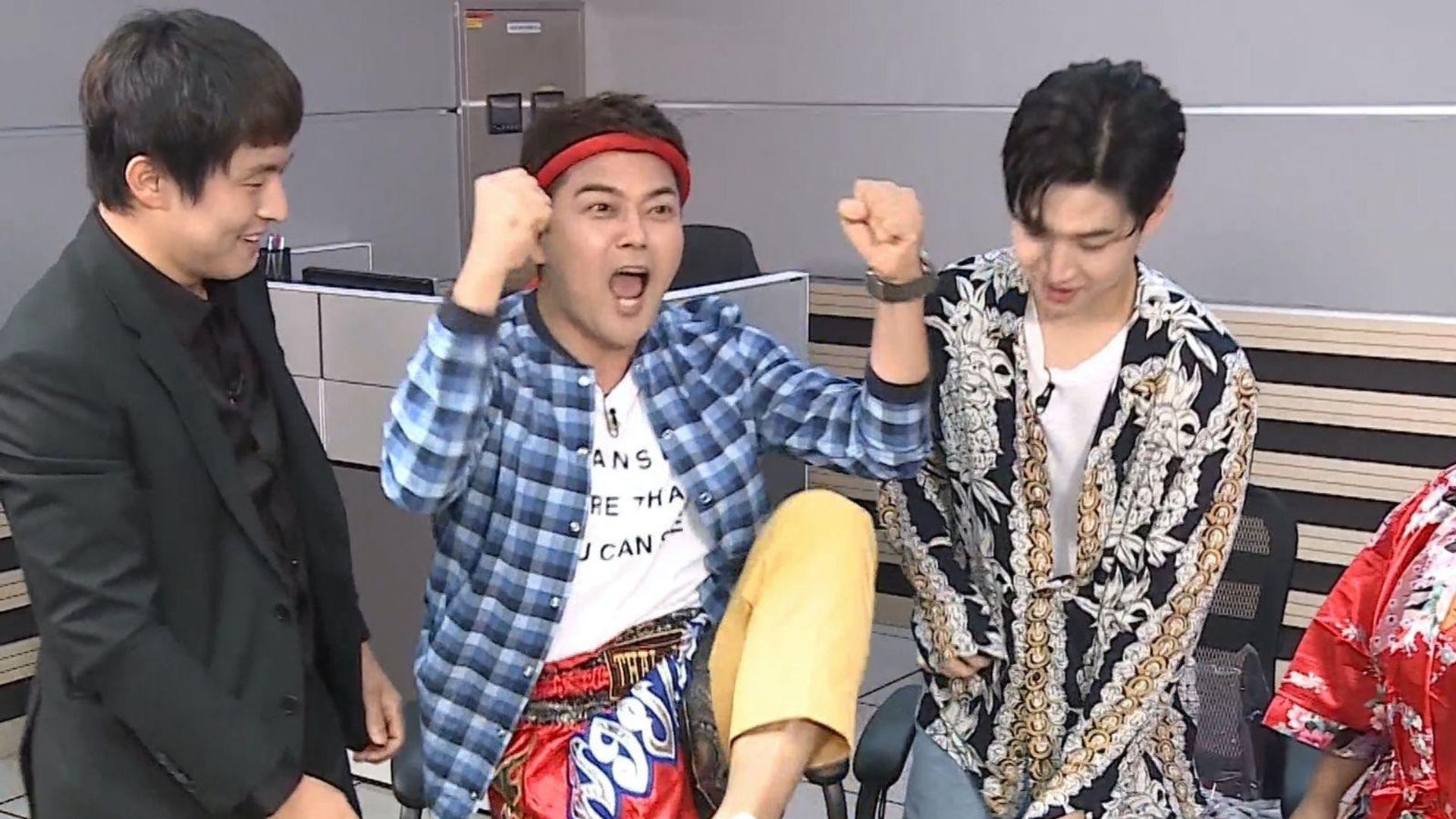 I Live Alone background