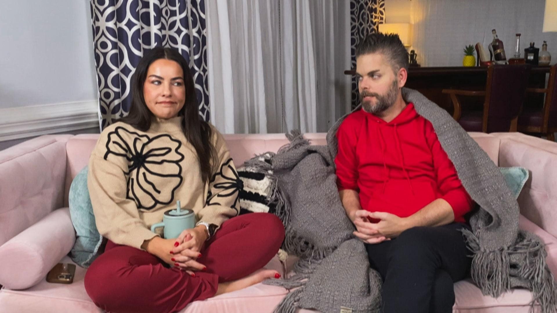 90 Day Fiancé: Pillow Talk background