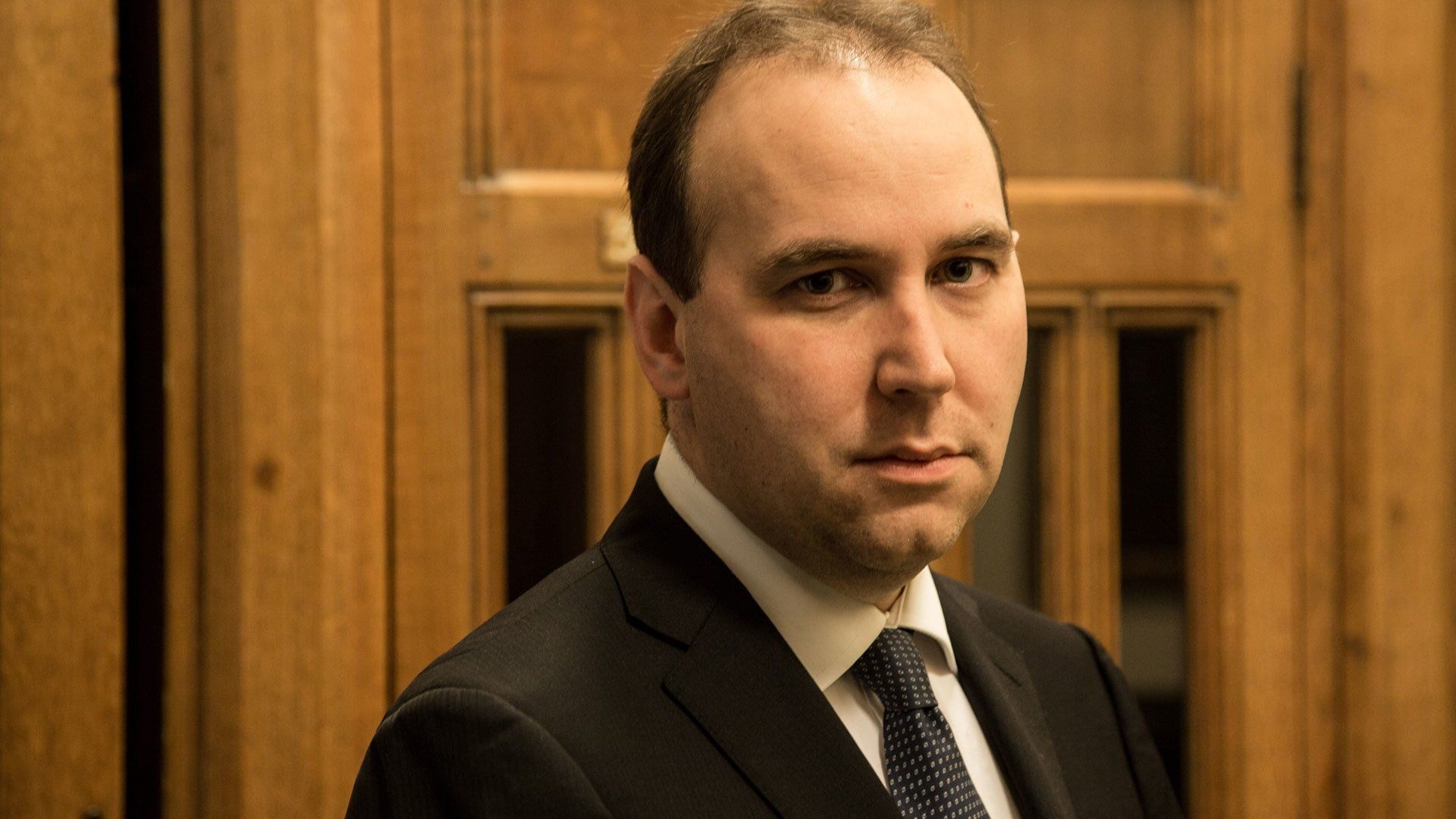 Inside the Commons background