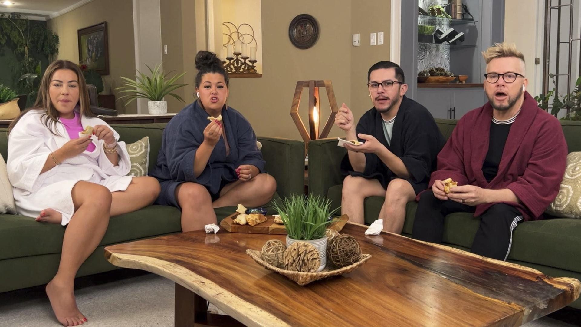 90 Day Fiancé: Pillow Talk background