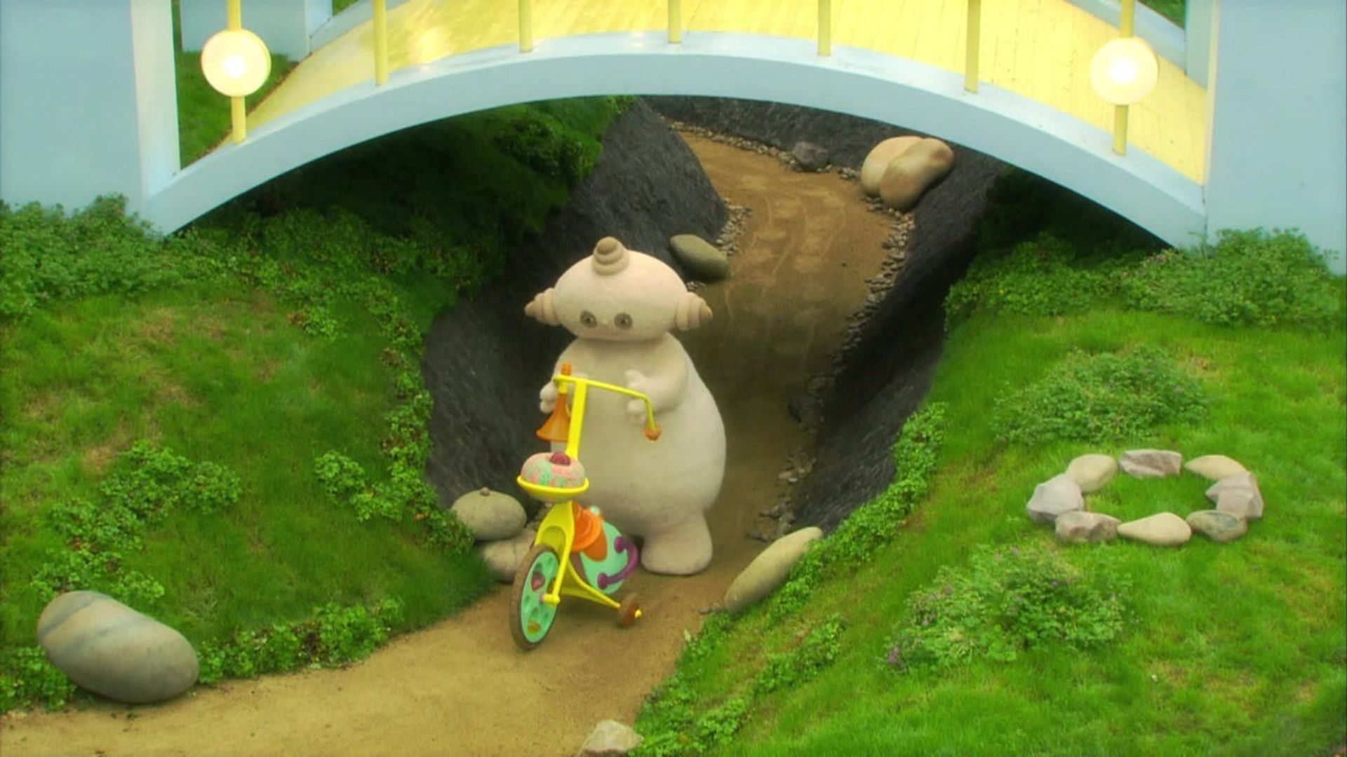 In the Night Garden... background