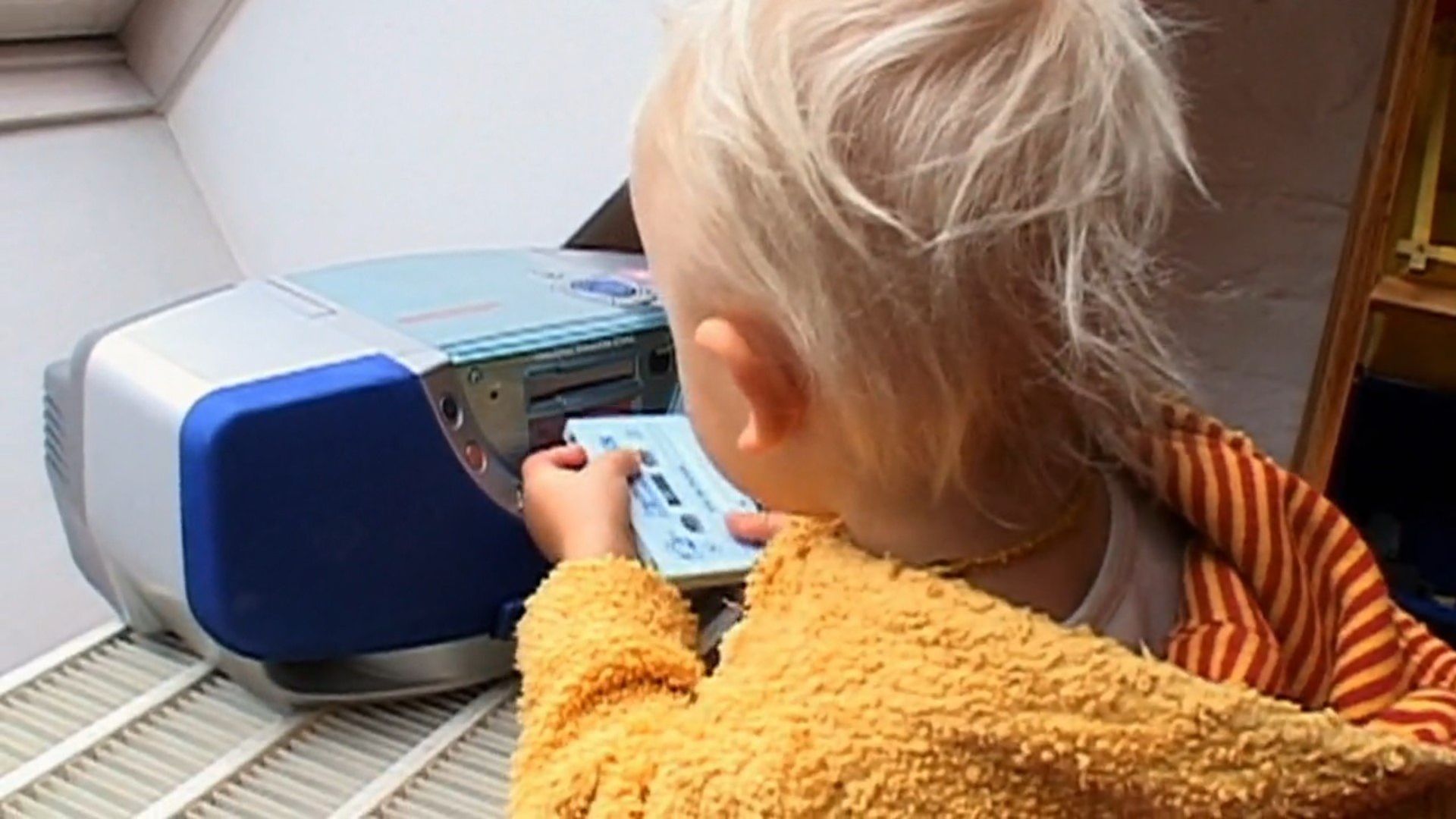 Die Sendung mit dem Elefanten background