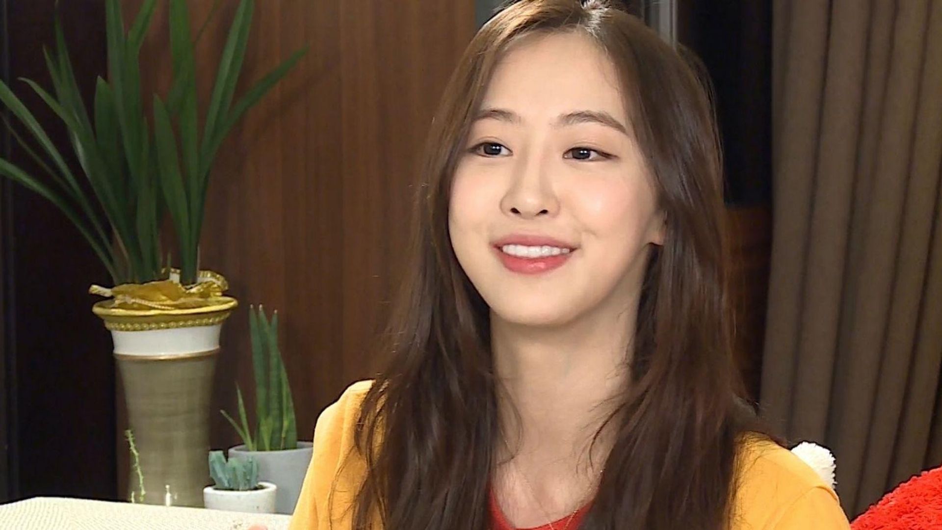 I Live Alone background