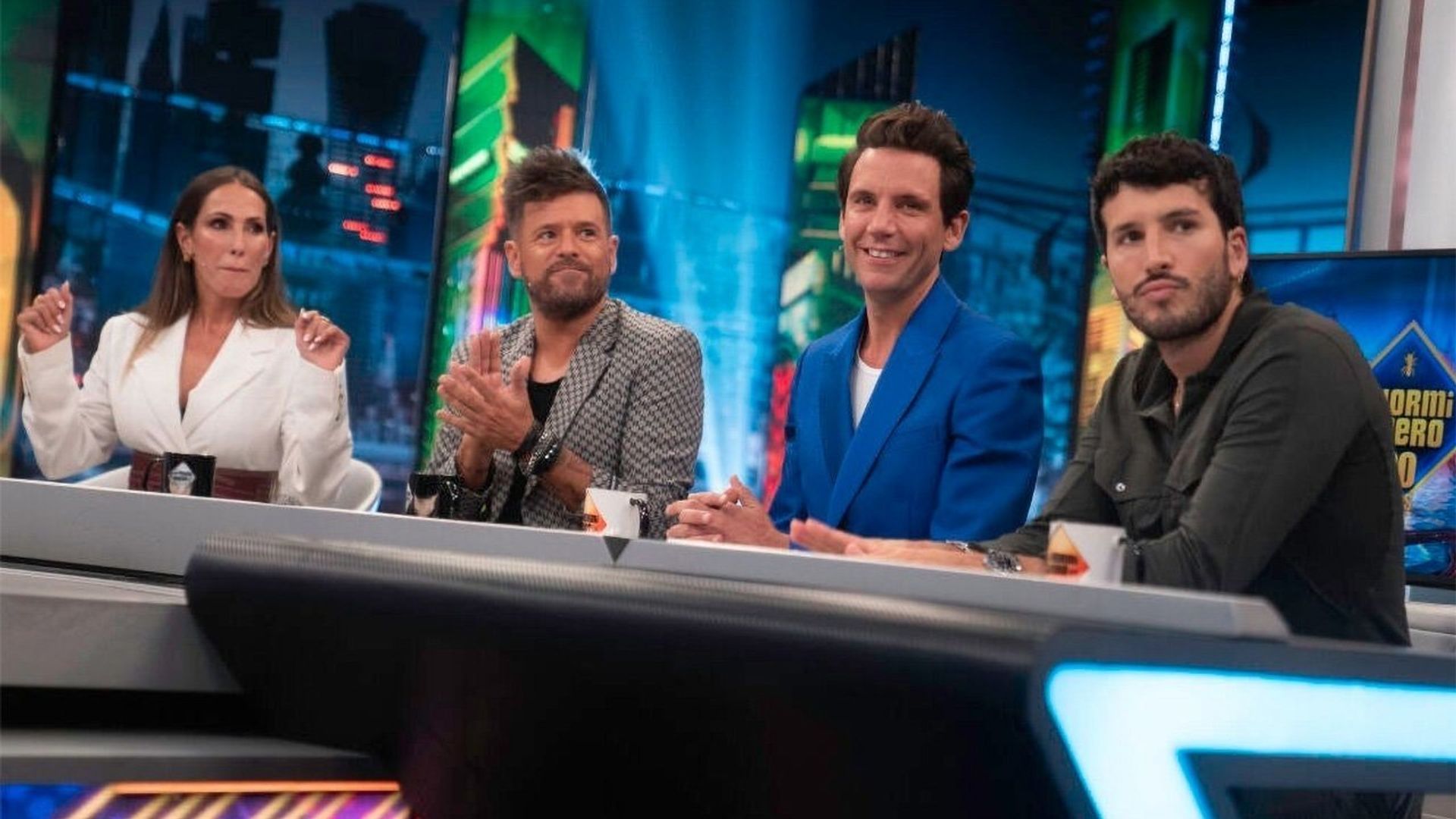 El hormiguero background