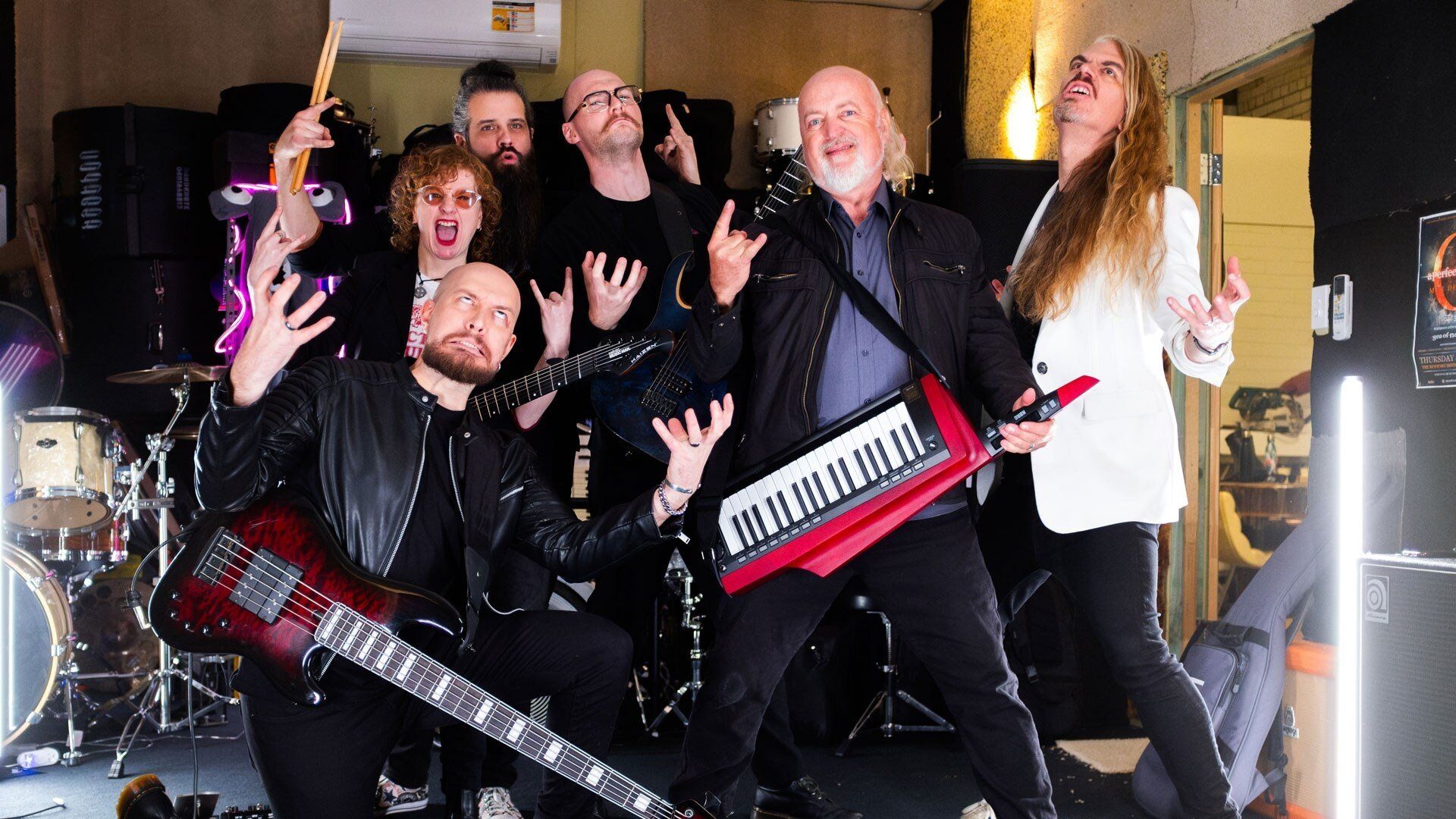 Bill Bailey's Australian Adventure background